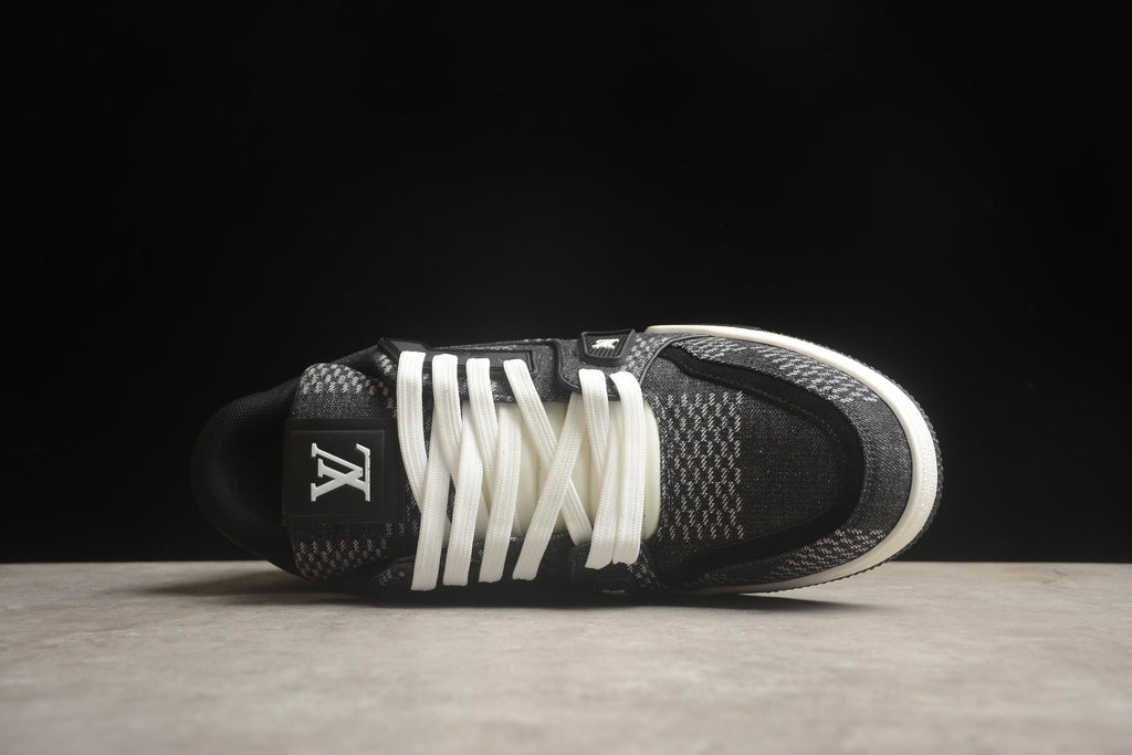 Louis Vuitton Trainer Low – Negro / Blanco