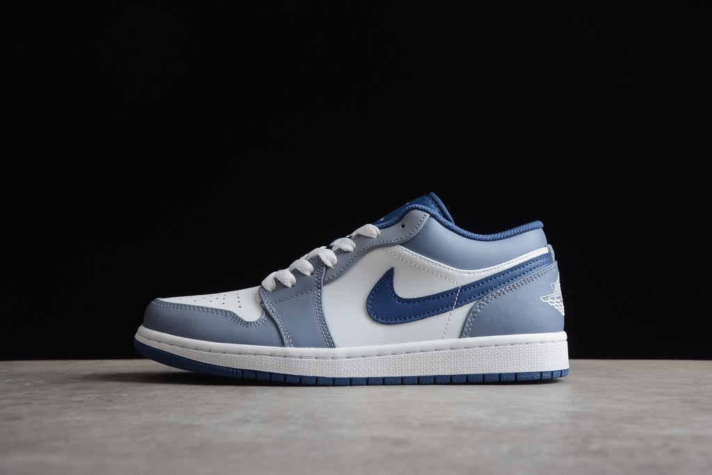Jordan 1 Low – Azul Oscuro / Blanco