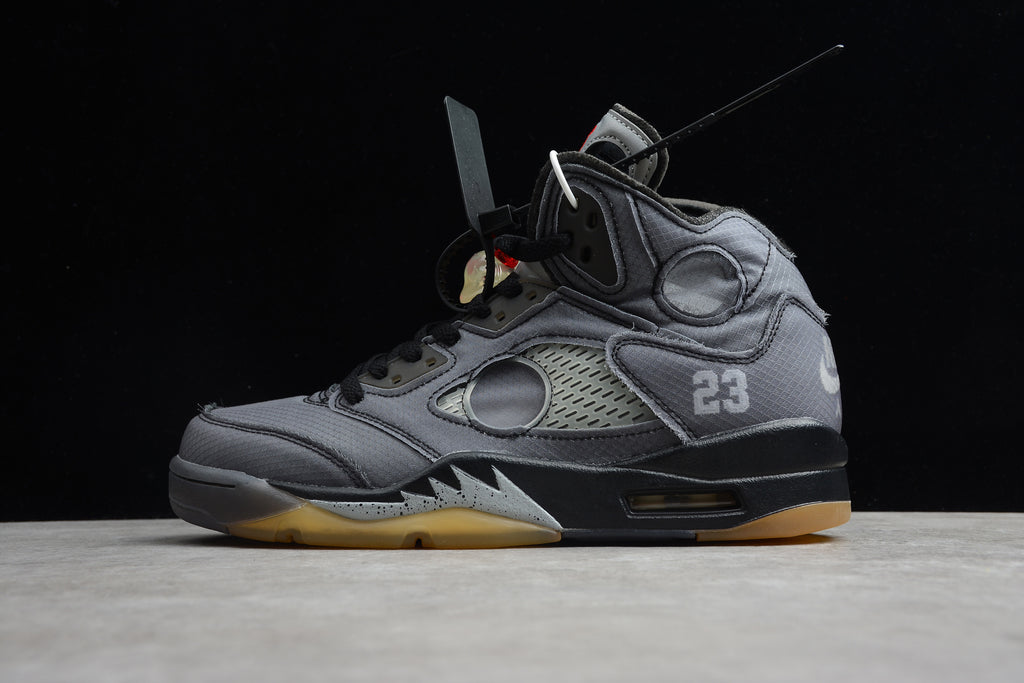Air Jordan 5 – Gris