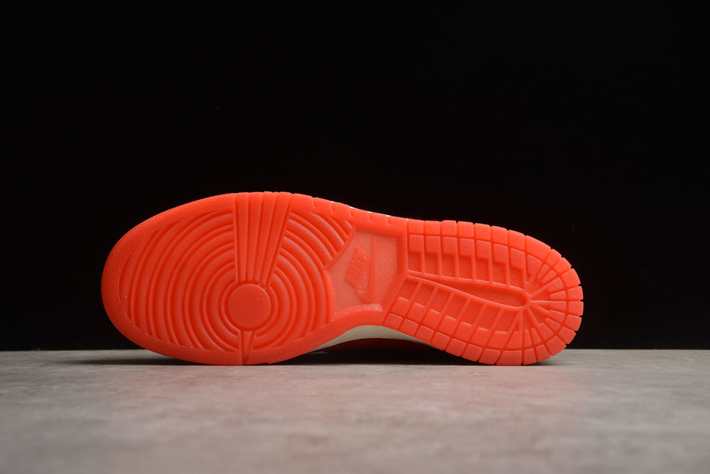 Dunk SB – Marrón / Rojo