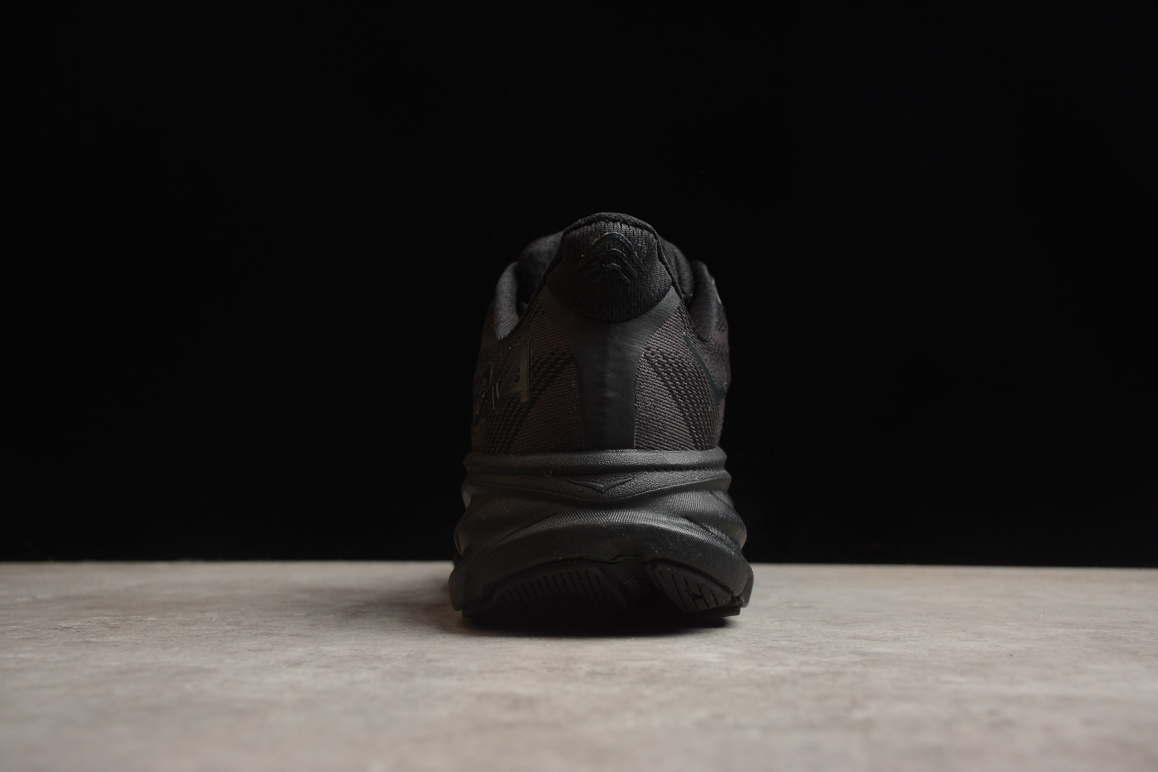 Hoka Clifton 9 – Negro