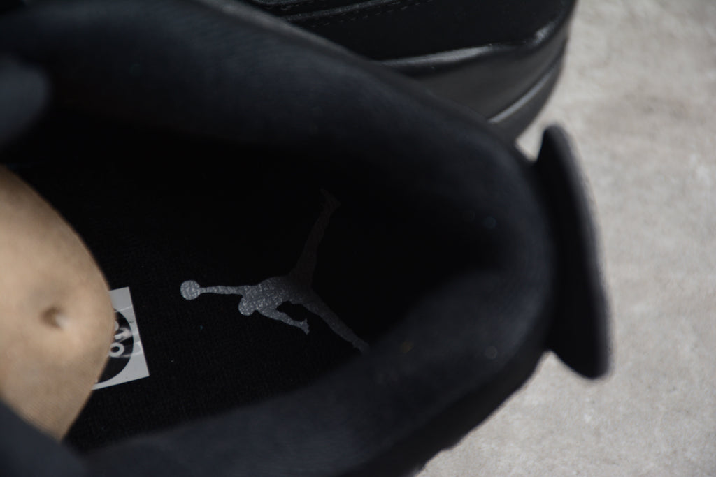 Air Jordan 4 – Negro