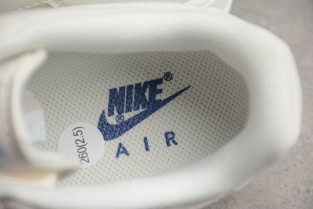 Nike Air Force 1 Low – Blanco / Azul
