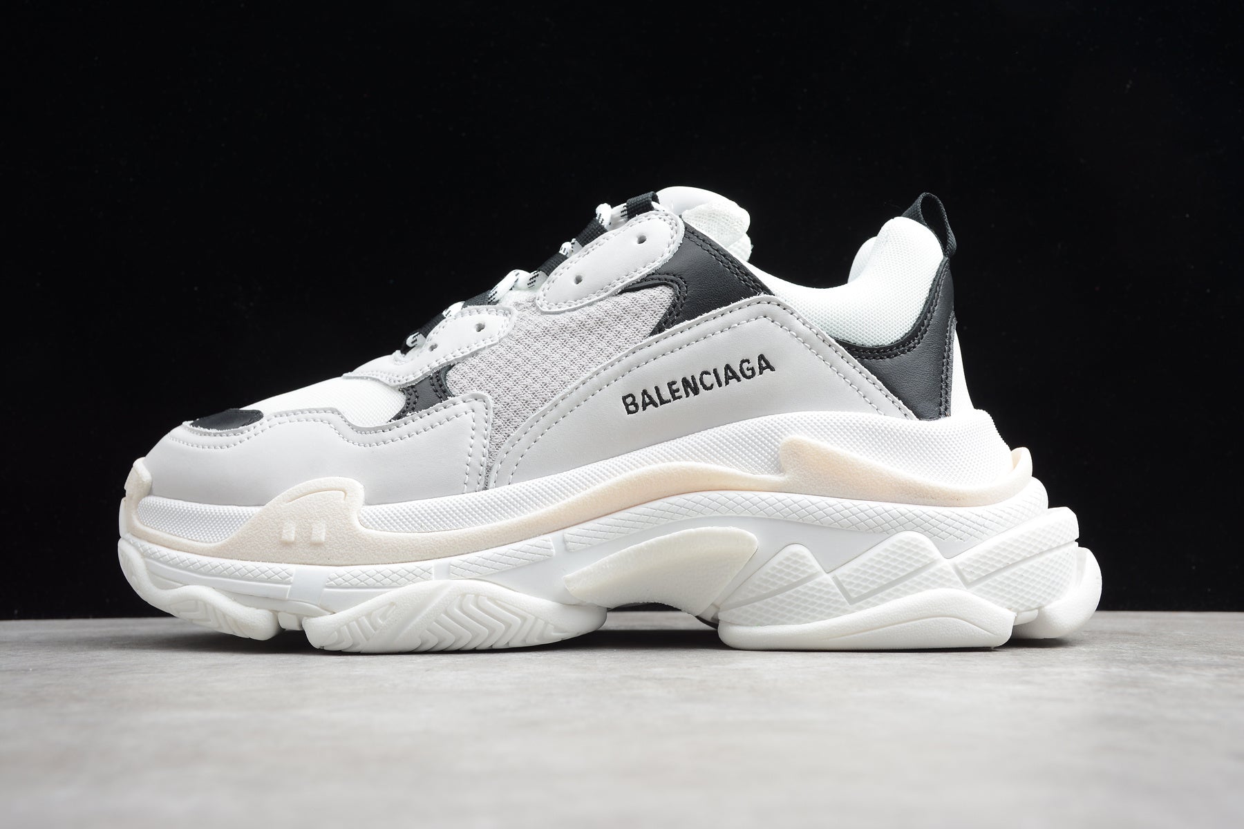 Balenciaga Triple S – Blanco / Gris