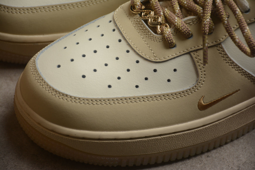 Air Force 1 Low – Beige / Blanco