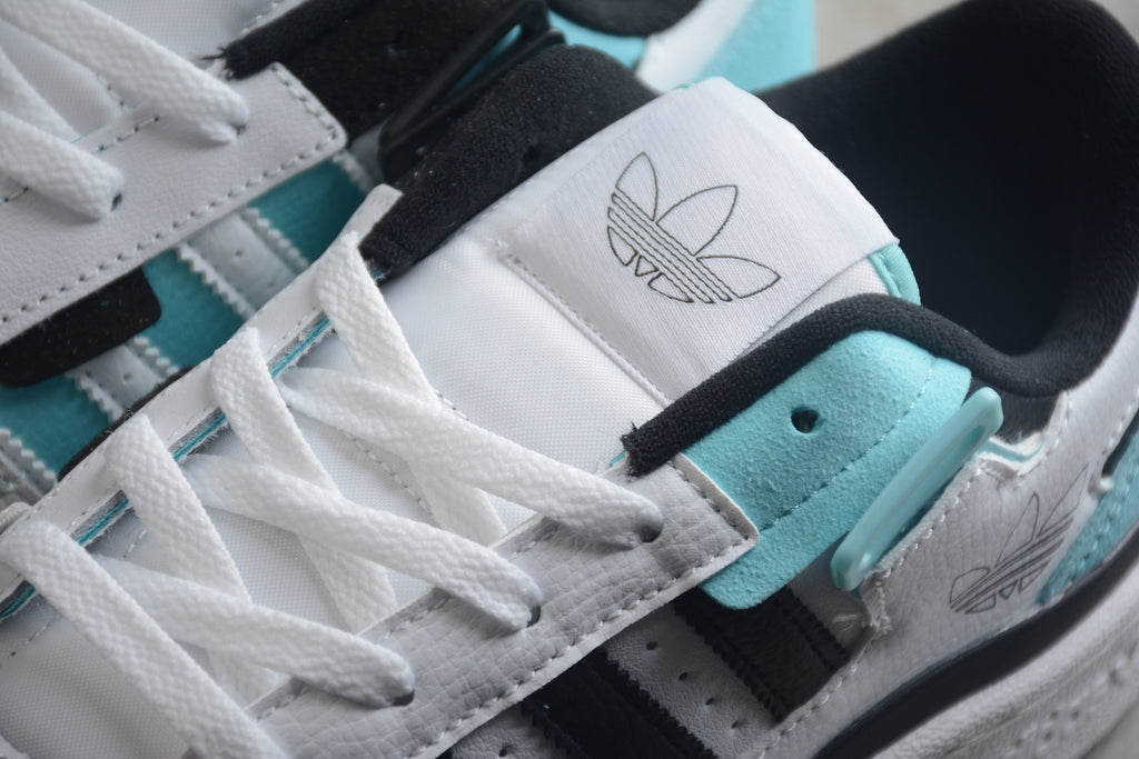 Adidas Forum – Blanco / Negro / Azul
