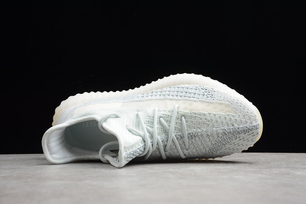 Adidas Yeezy 350 – Azul Claro / Blanco