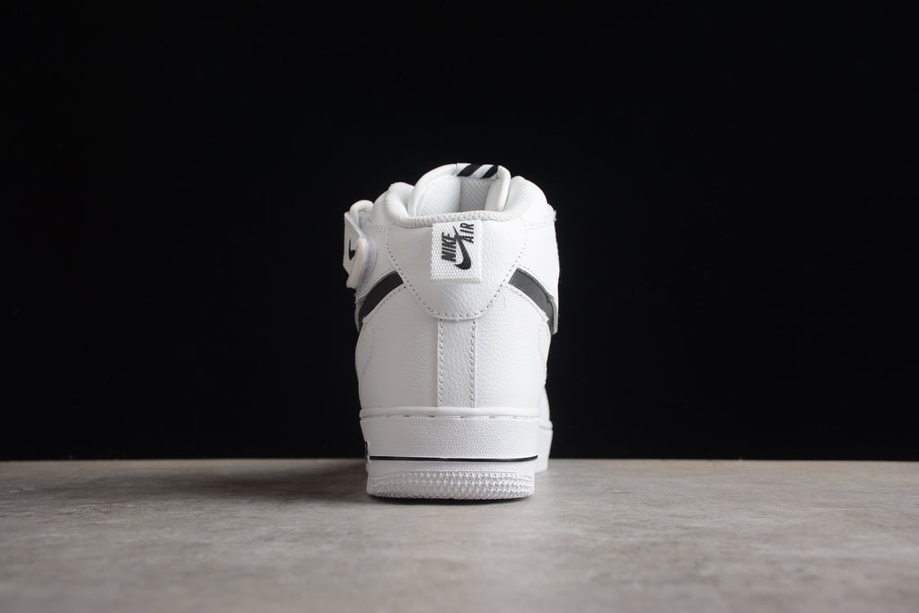 Air Force 1 High – Blanco / Negro