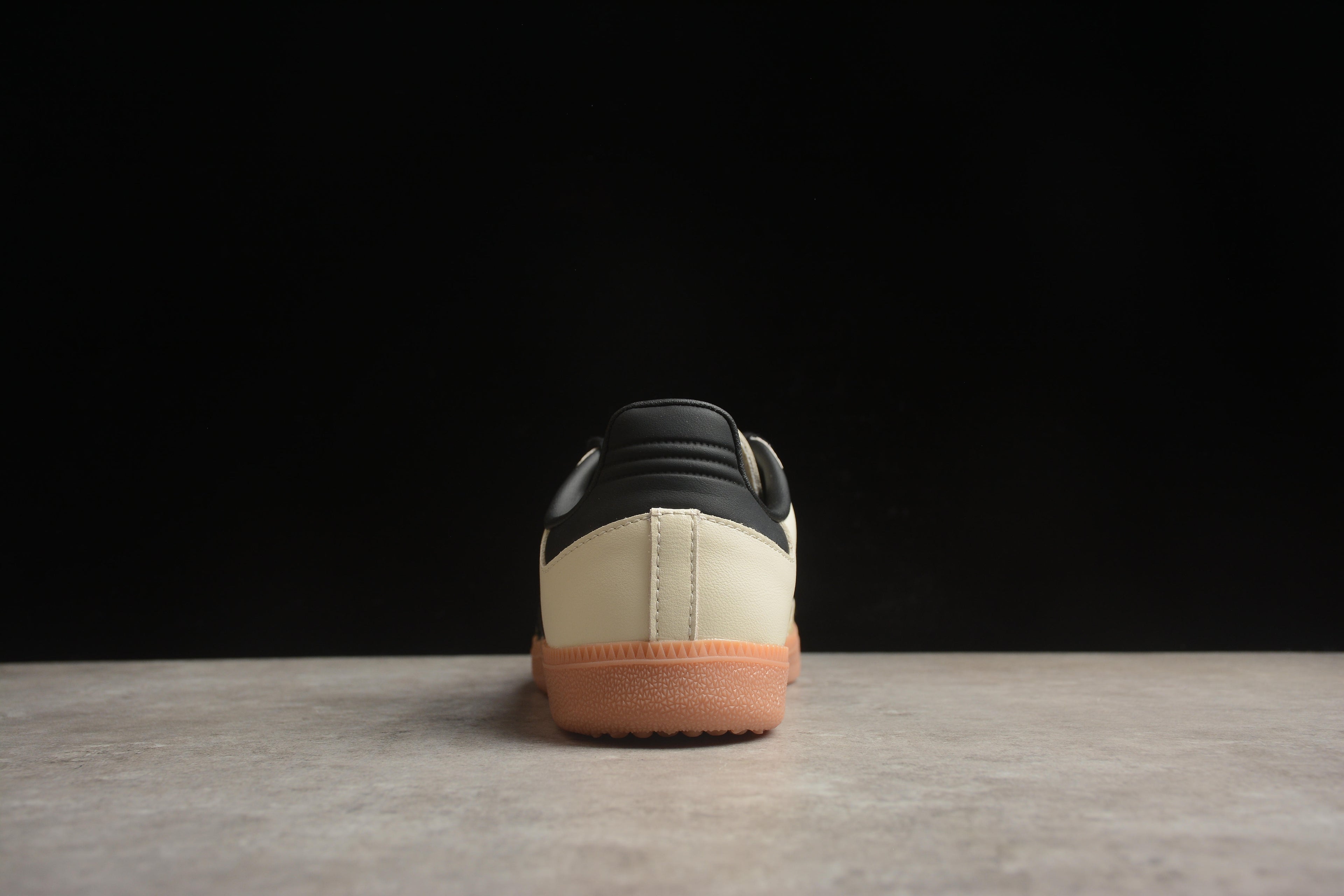Adidas Samba – Beige / Negro