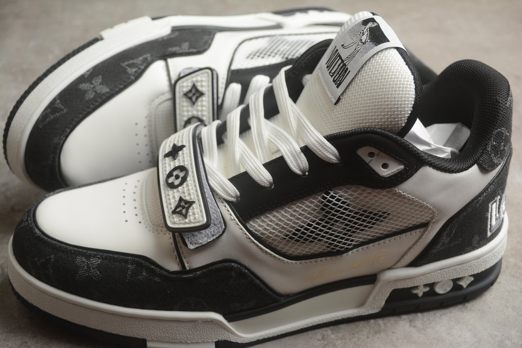 Louis Vuitton Trainer Low – Negro / Blanco