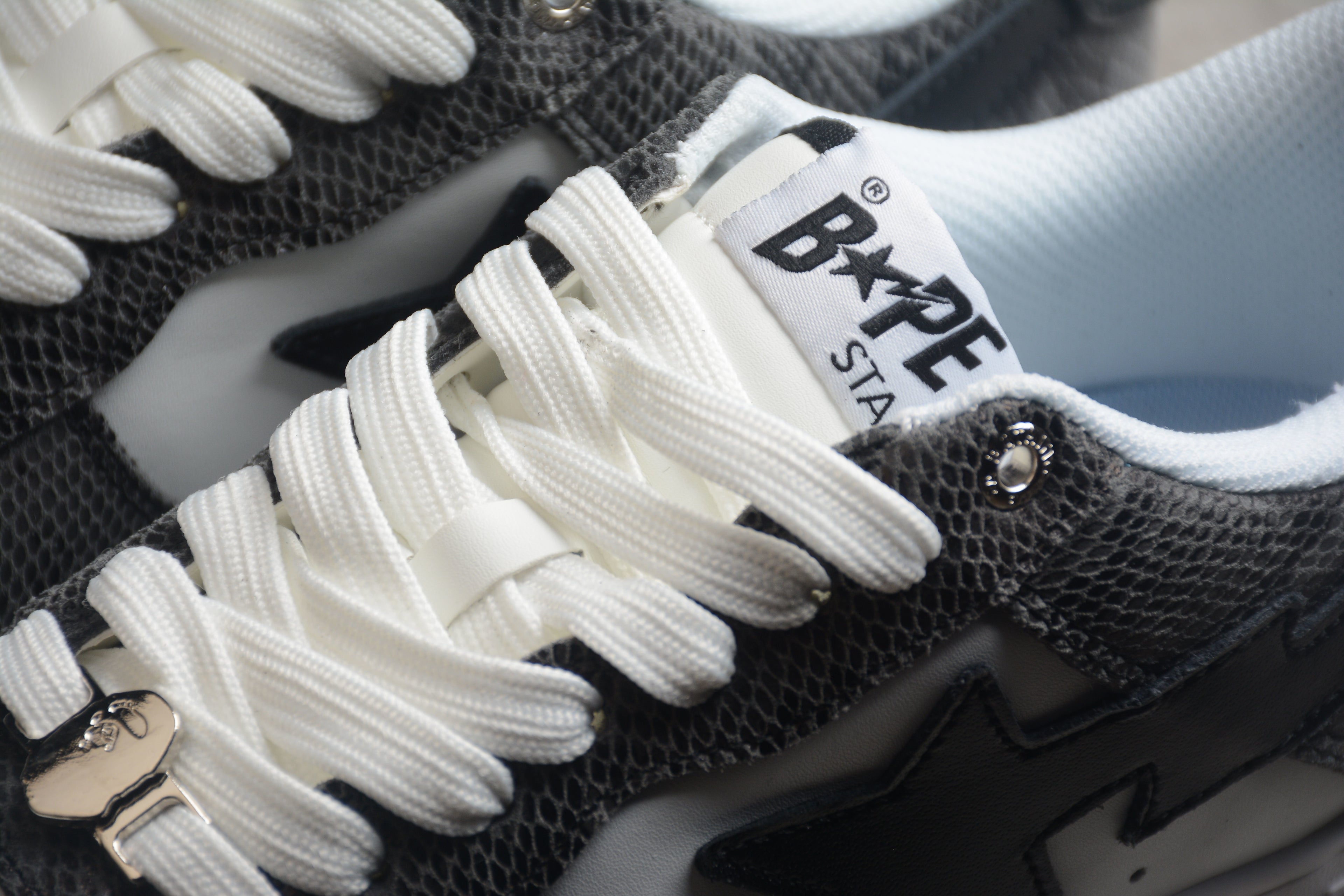 BAPE STA – Negro / Blanco Serpiente