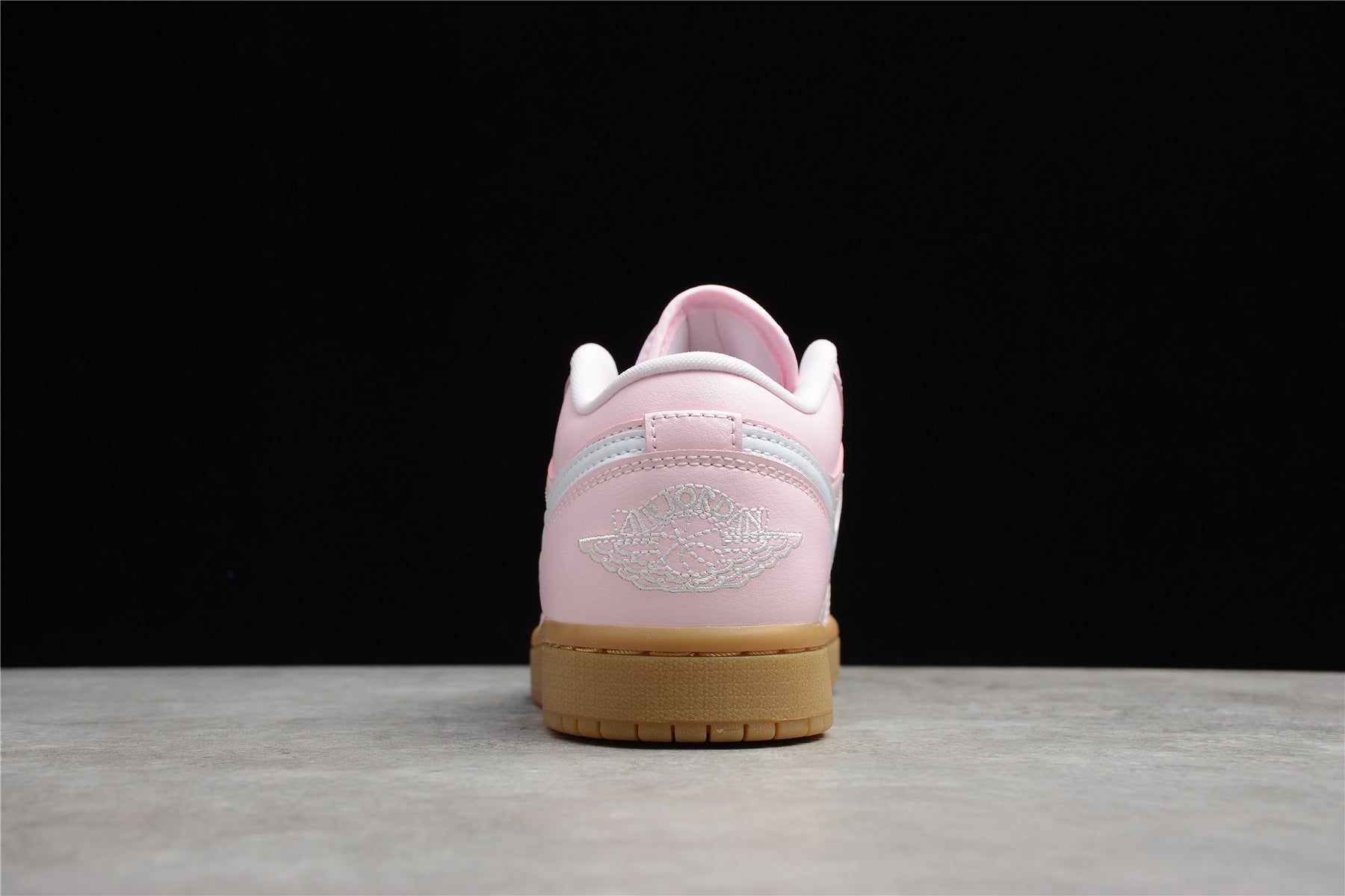 Jordan 1 Low – Rosa / Marrón