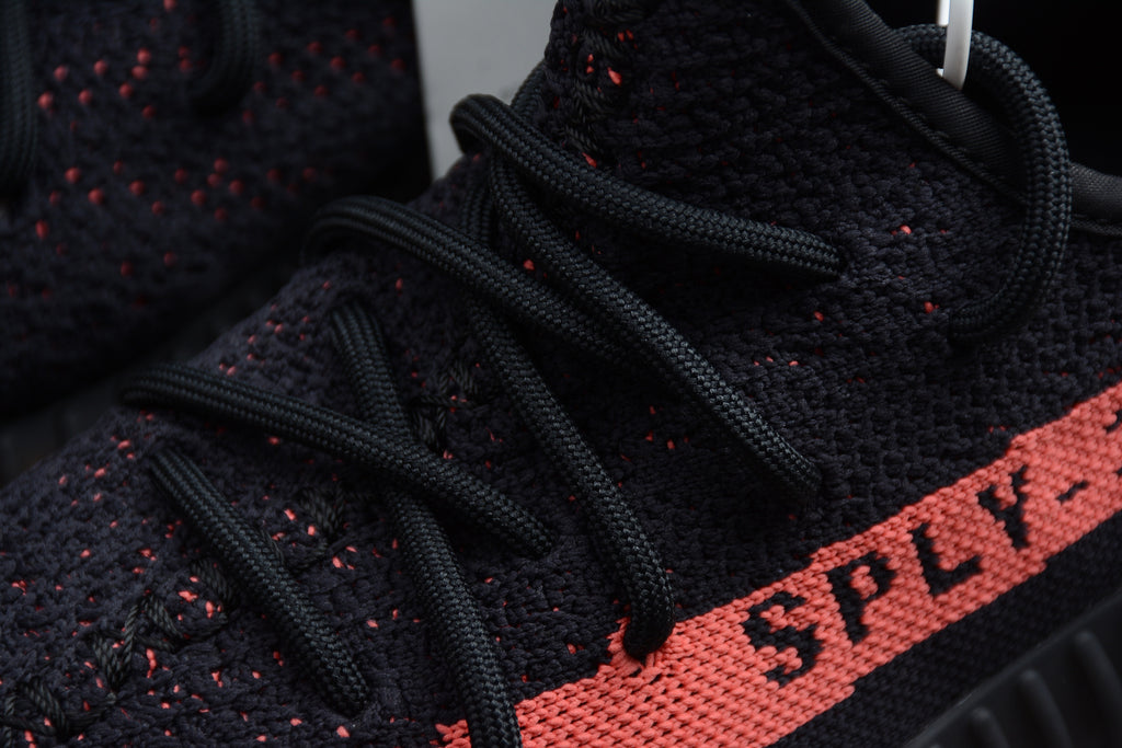 Adidas Yeezy 350 – Negro / Rojo