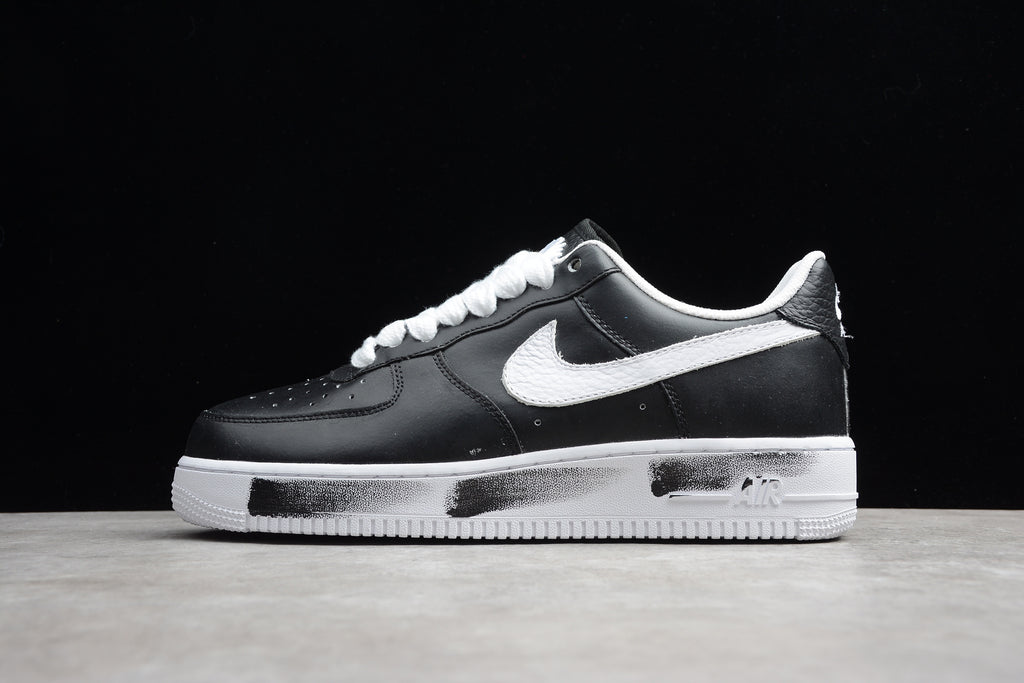 Air Force 1 Low – Negro con Suela Blanca