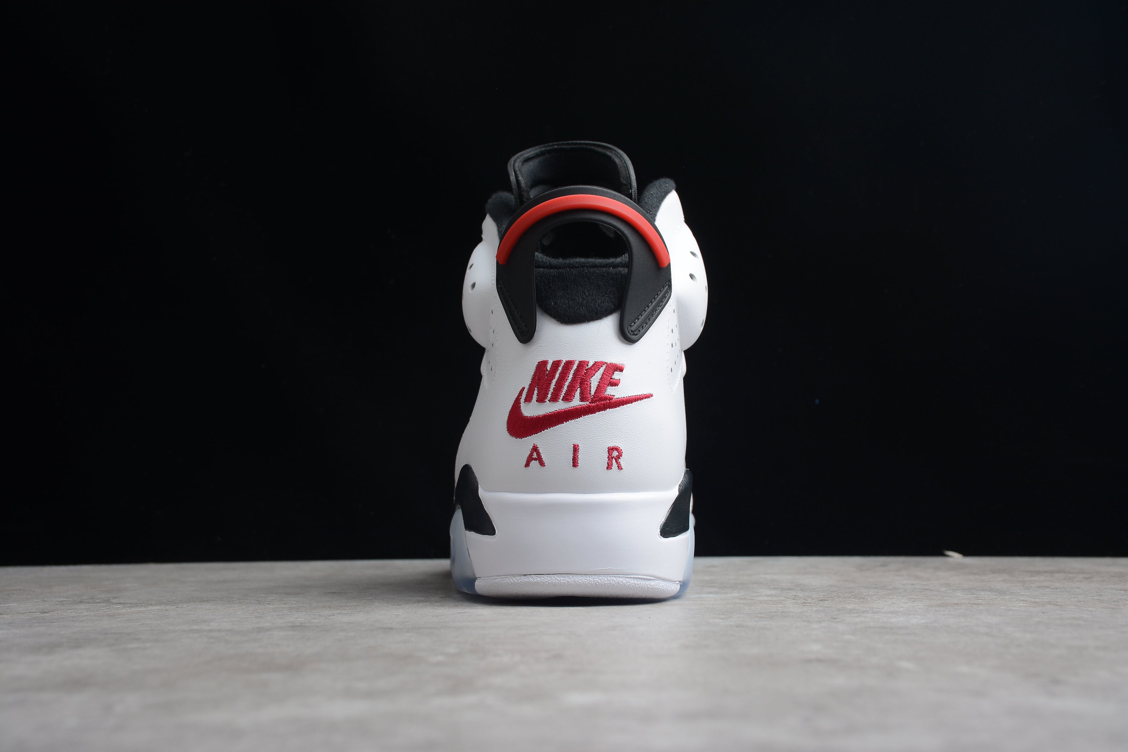 Air Jordan 6 – Blanco / Rojo