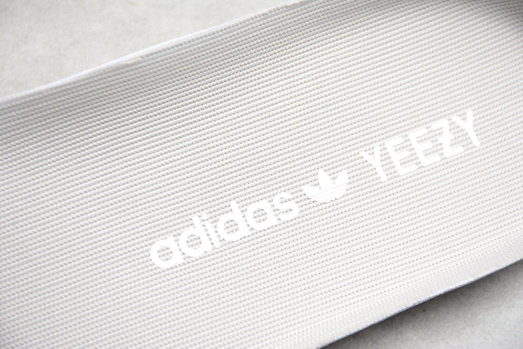 Adidas Yeezy 350 – Gris