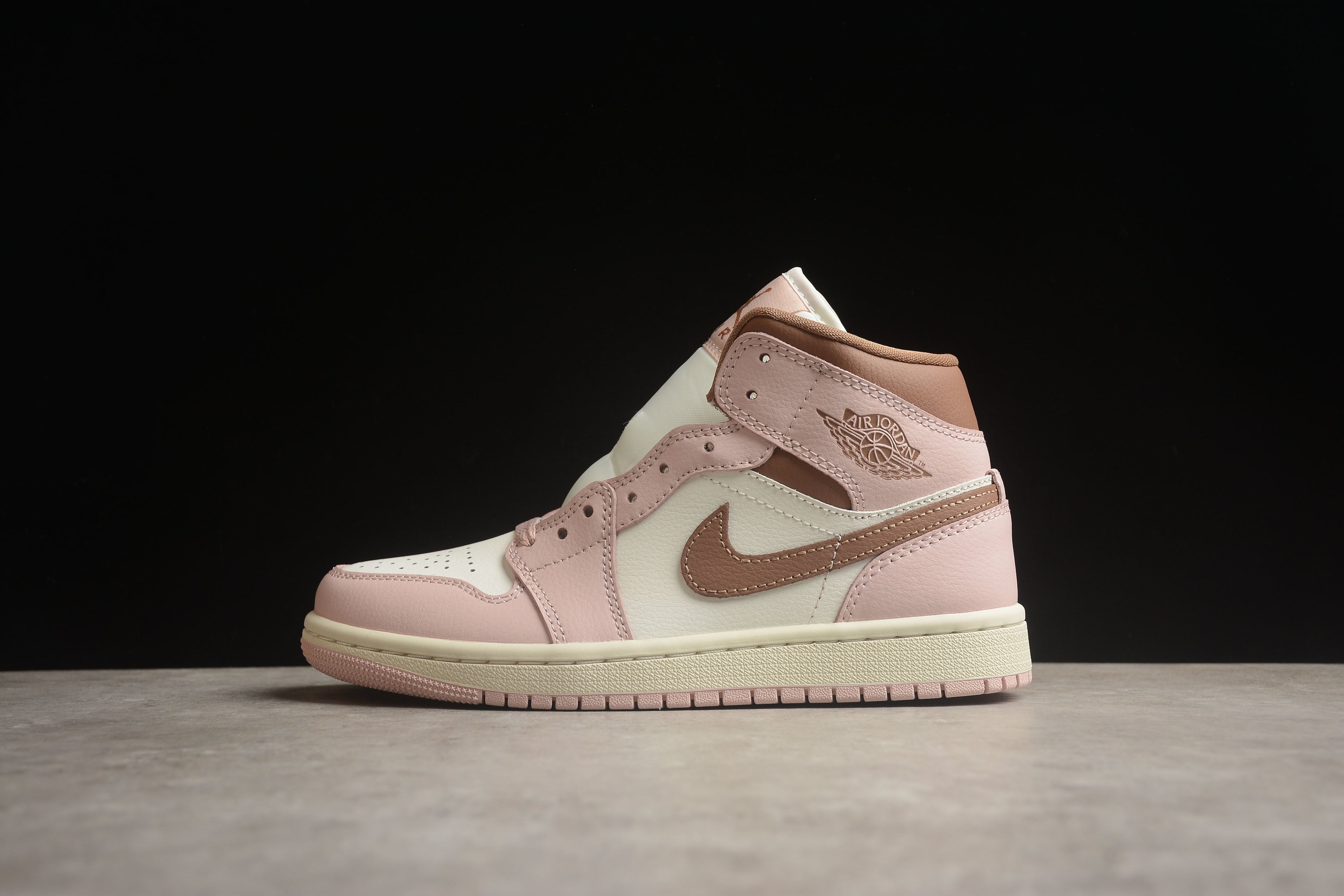 Air Jordan 1 Mid – Rosa / Blanco