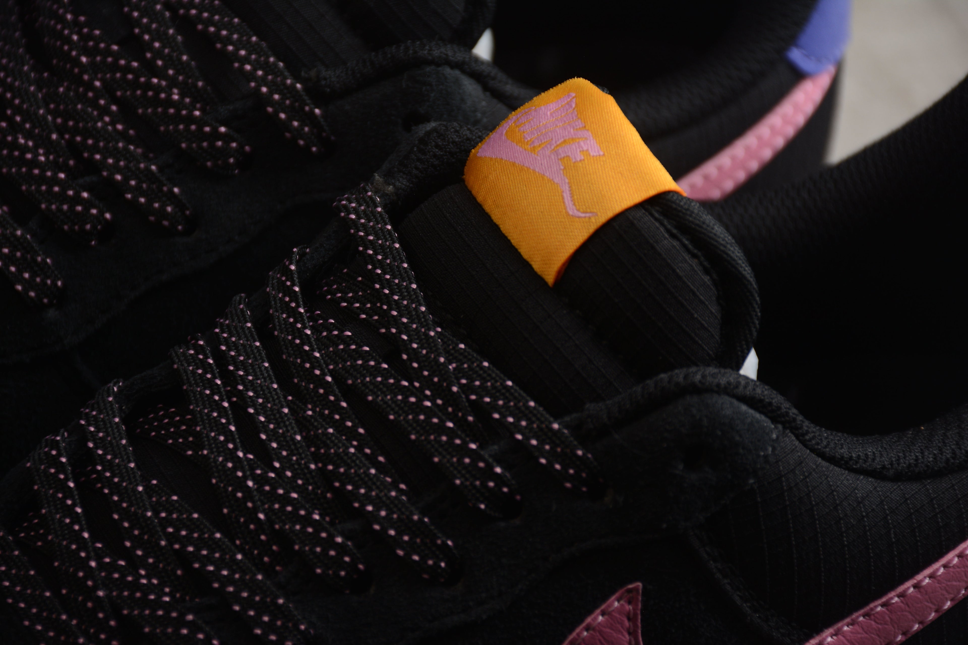 Air Force 1 Low – Negro / Rosa