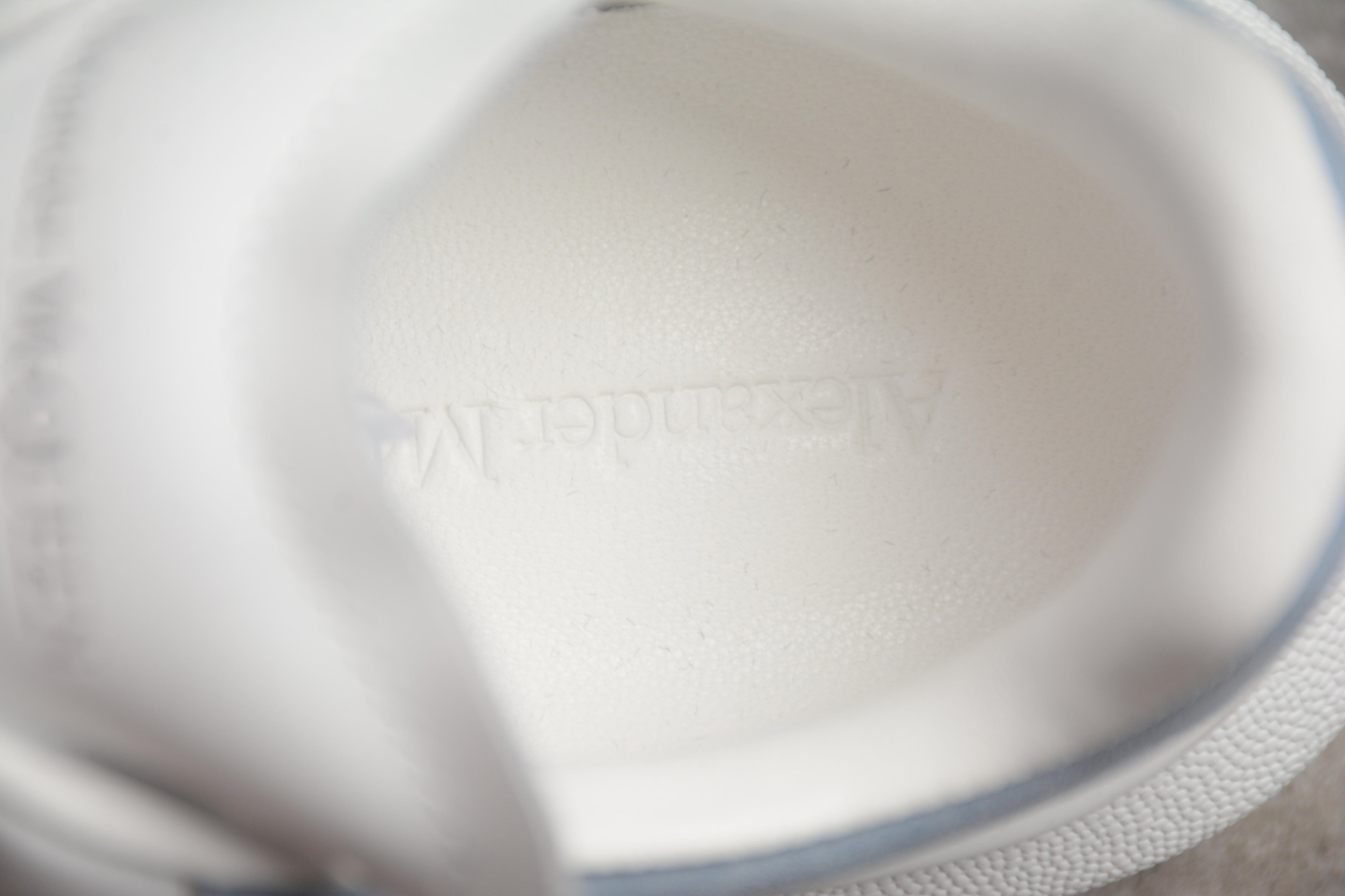 Alexander McQueen – Blanco / Azul Claro