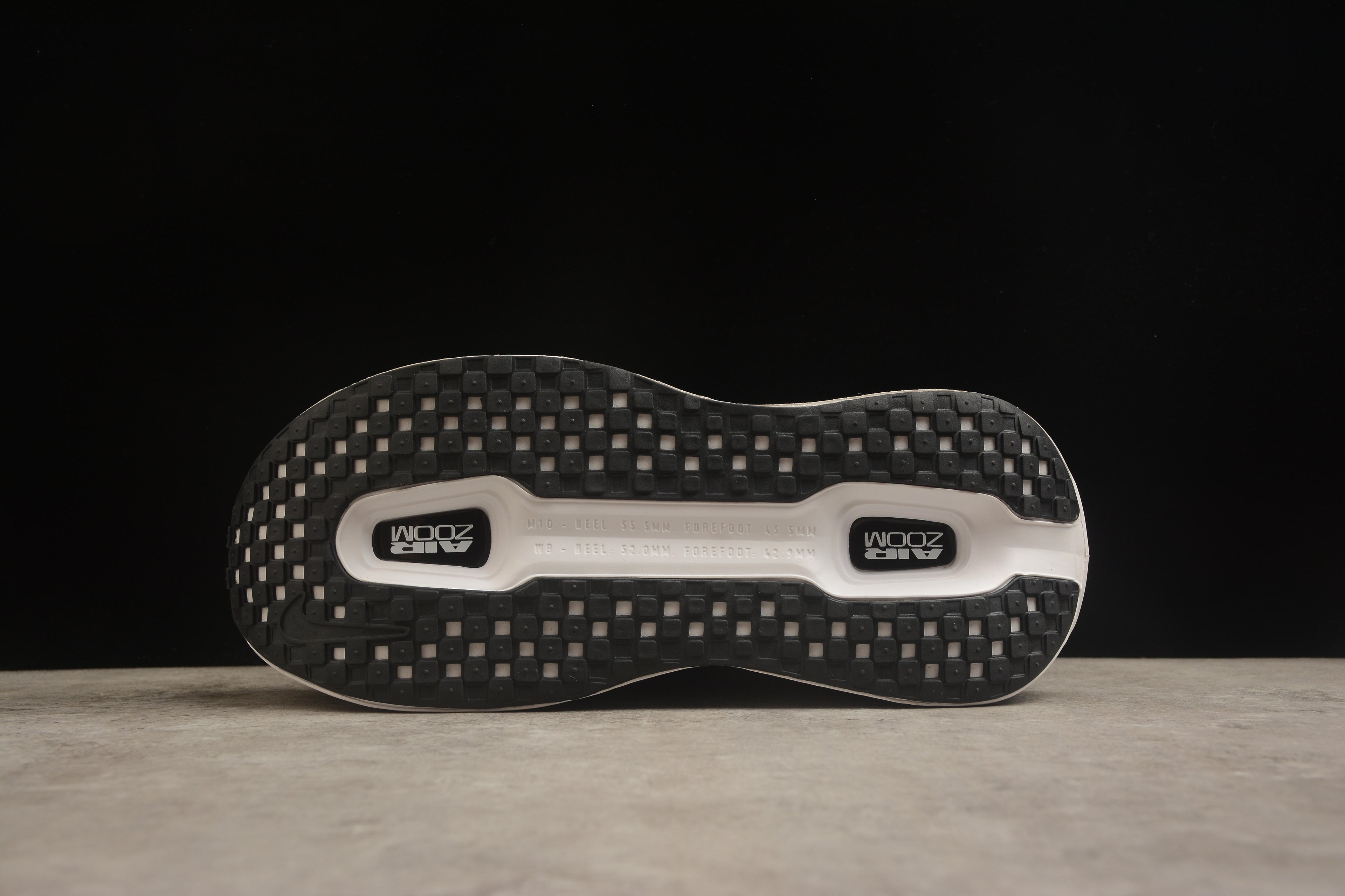 Vomero Premium – Negro / Blanco