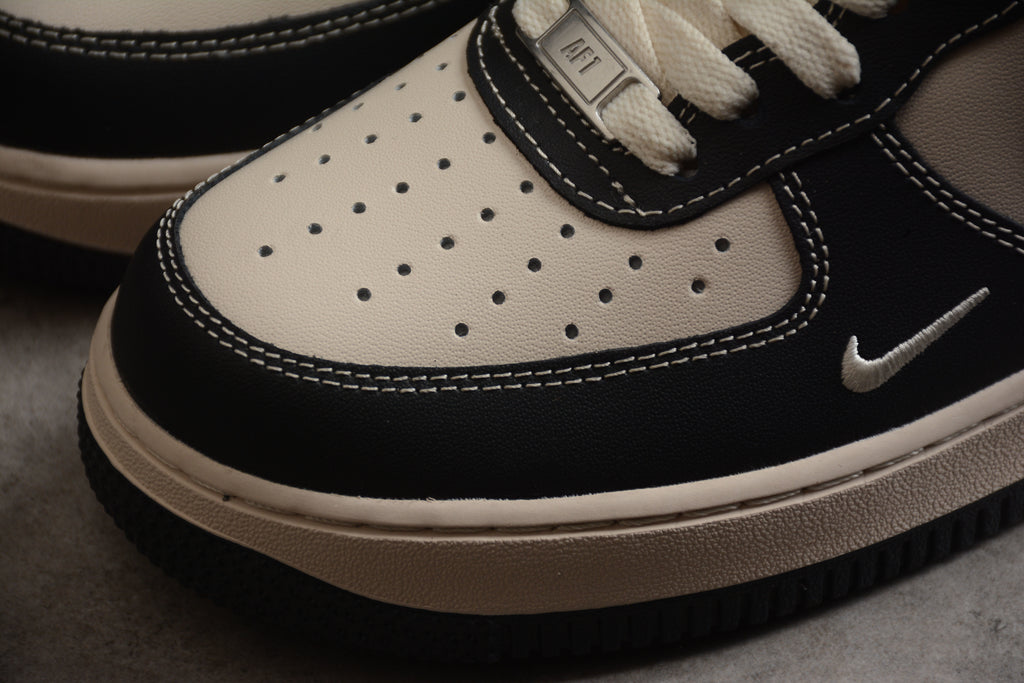 Air Force 1 Low – Negro / Beige