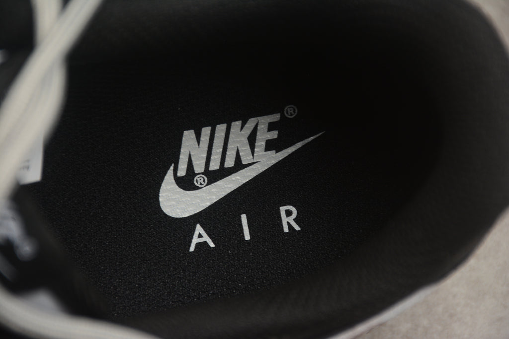 Air Force 1 Low – Negro / Blanco