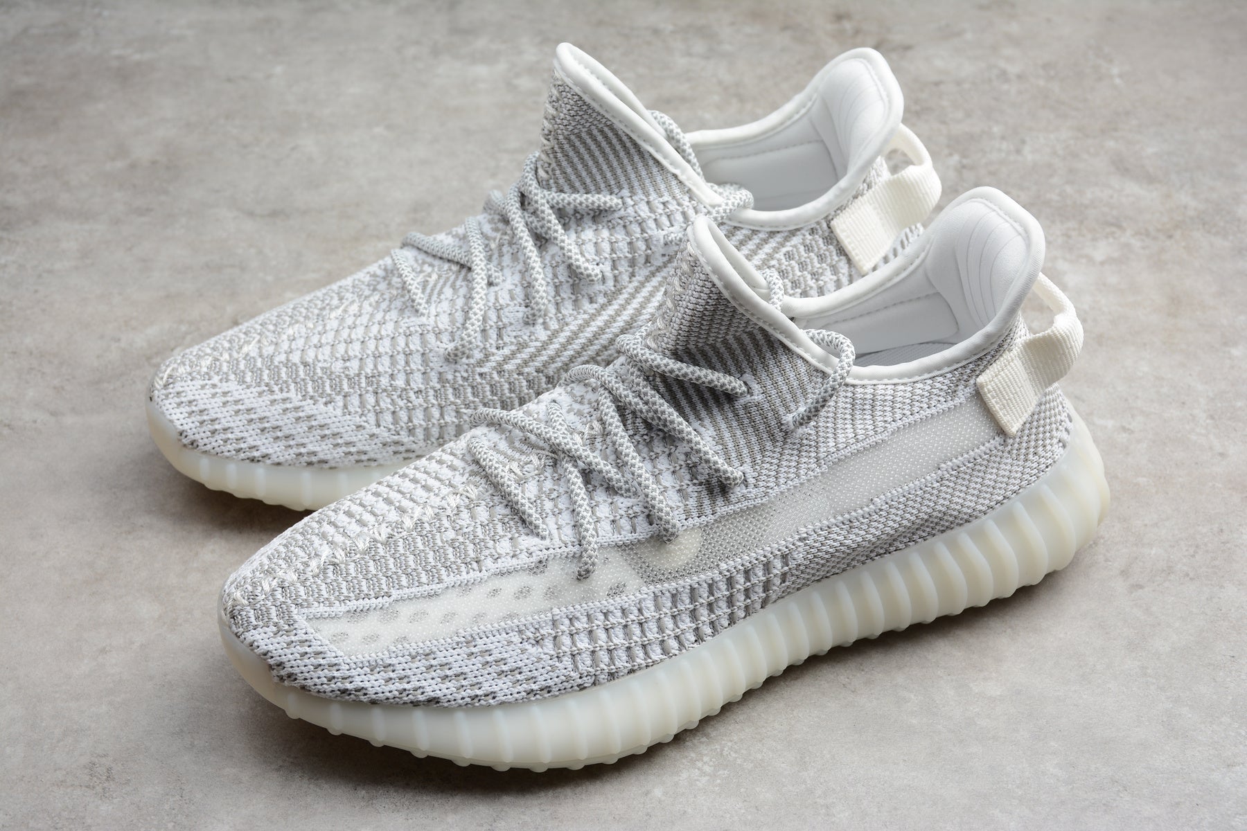 Adidas Yeezy 350 – Blanco / Gris