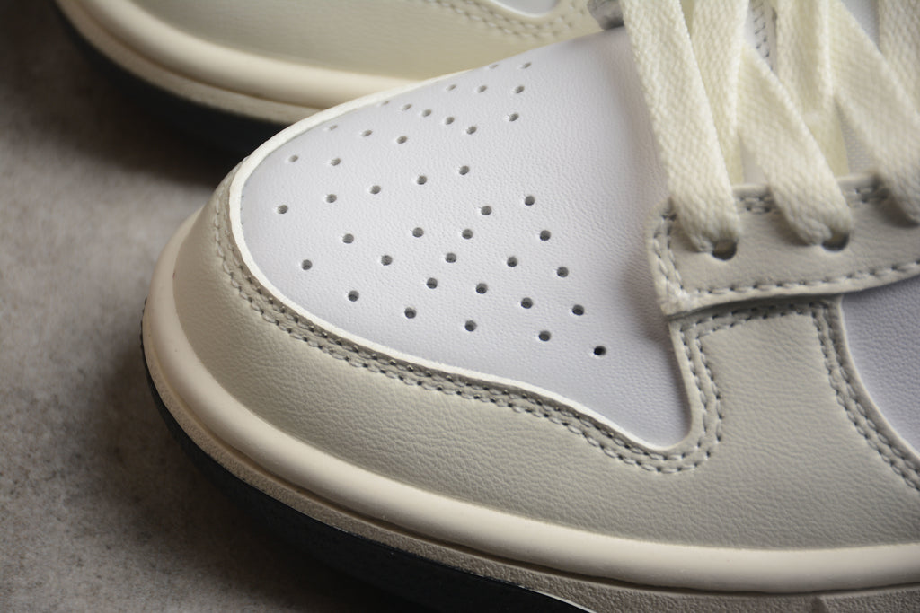 Dunk SB – Beigie / Blanco / Marrón