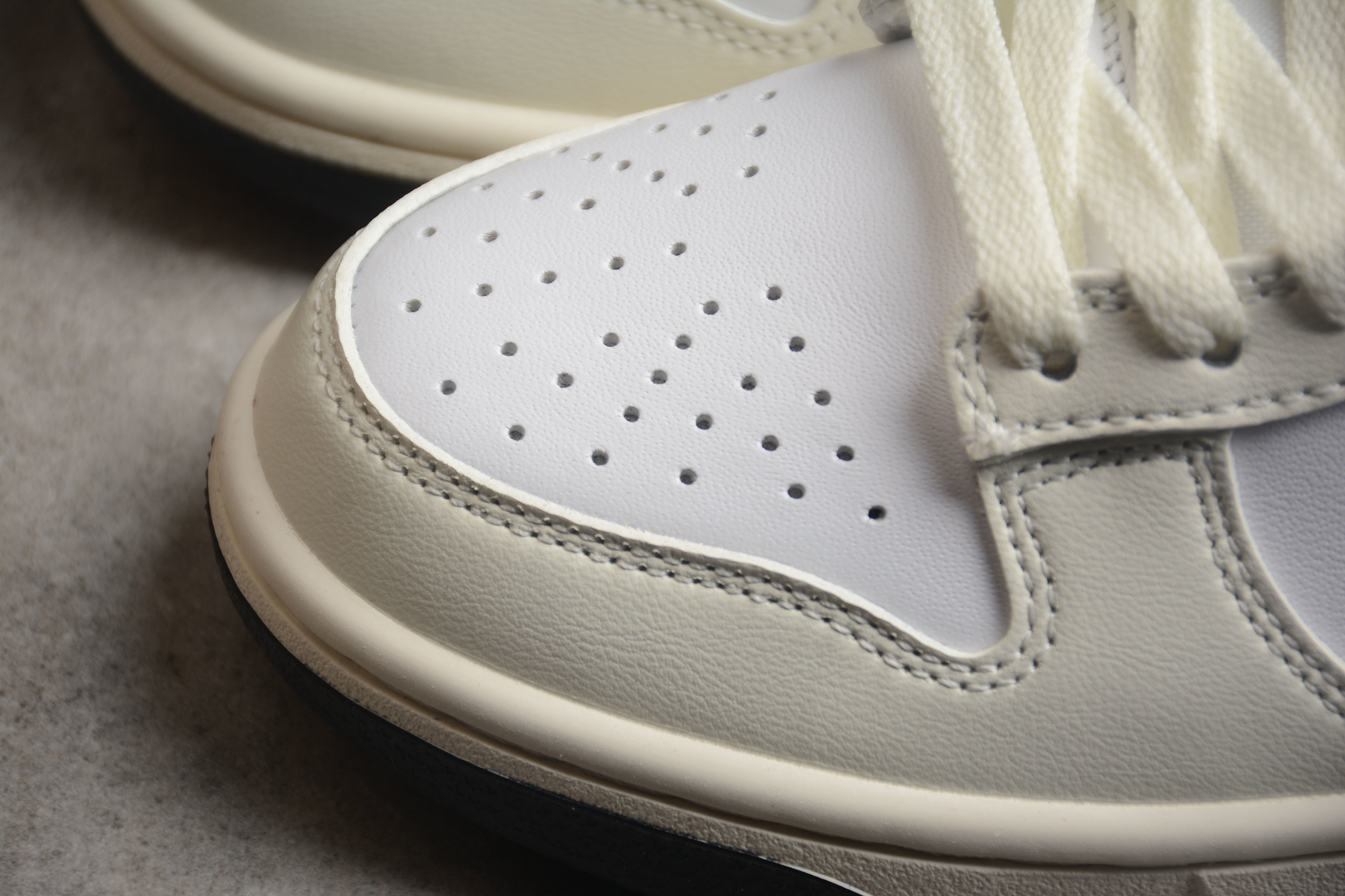 Dunk SB – Beigie / Blanco / Marrón