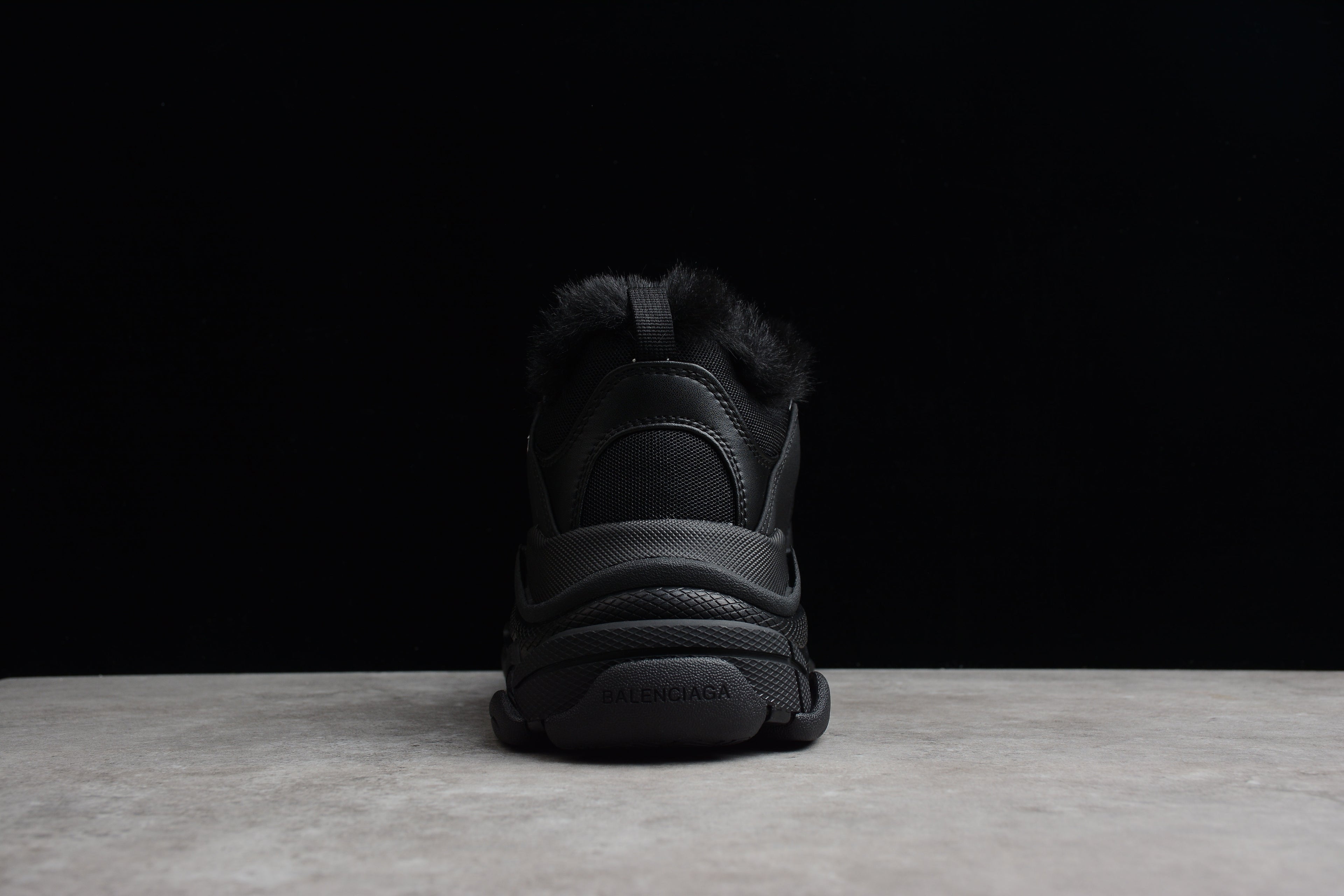 Balenciaga Triple S – Negro
