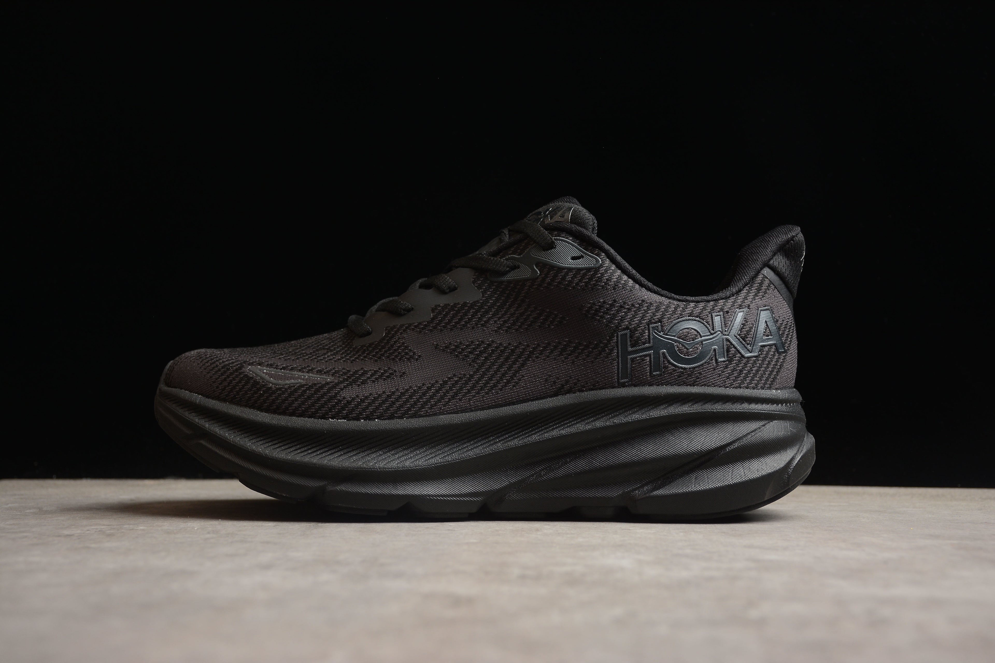 Hoka Clifton 9 – Negro
