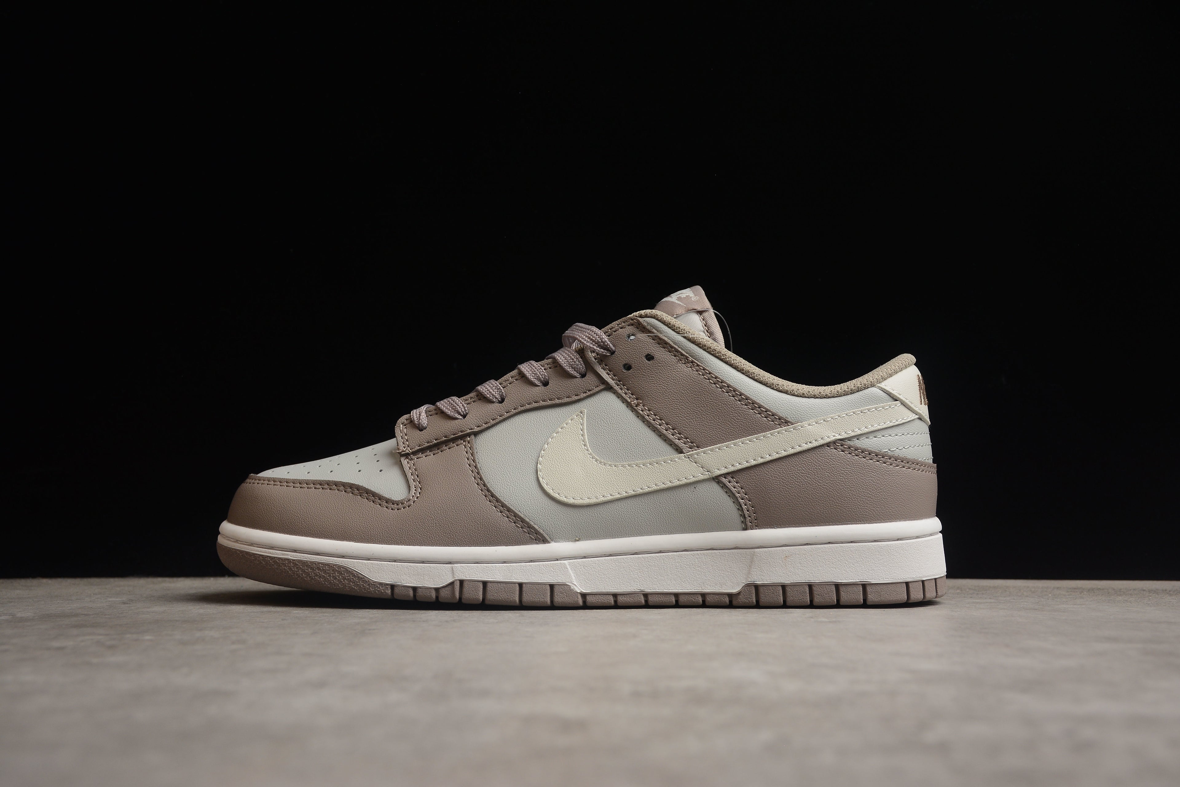 Dunk SB – Marrón / Gris