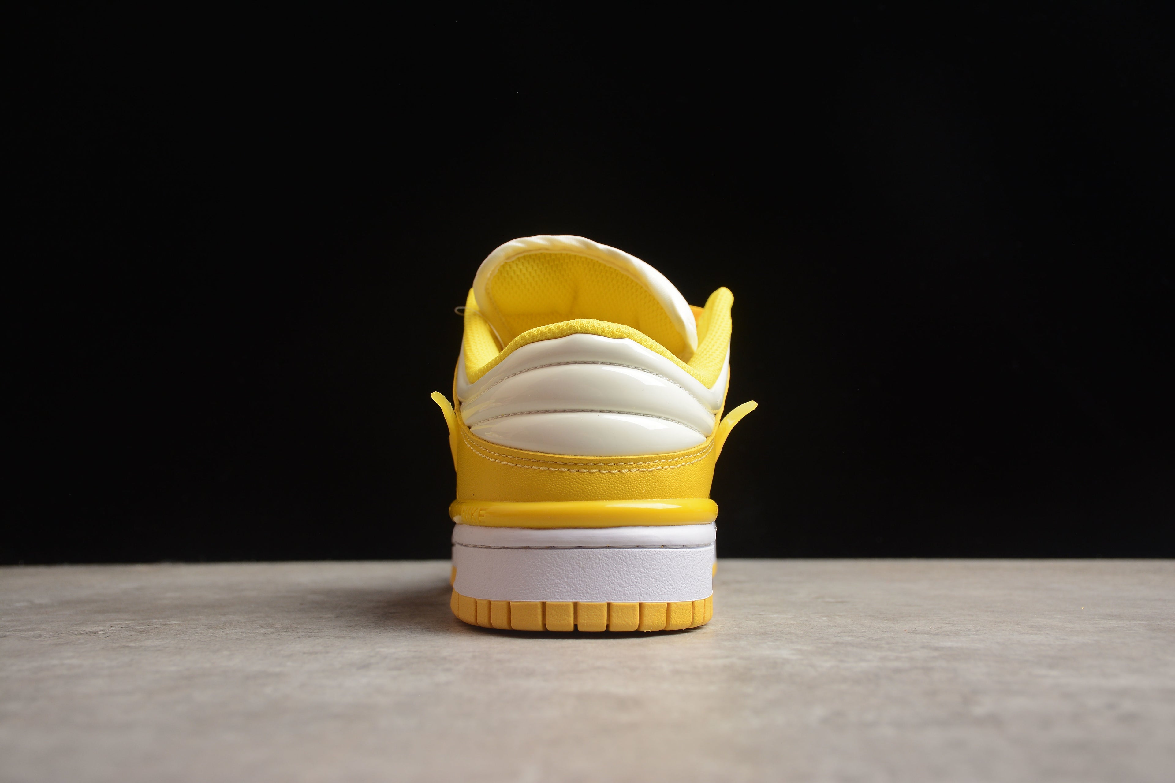 Dunk SB – Amarillo / Blanco