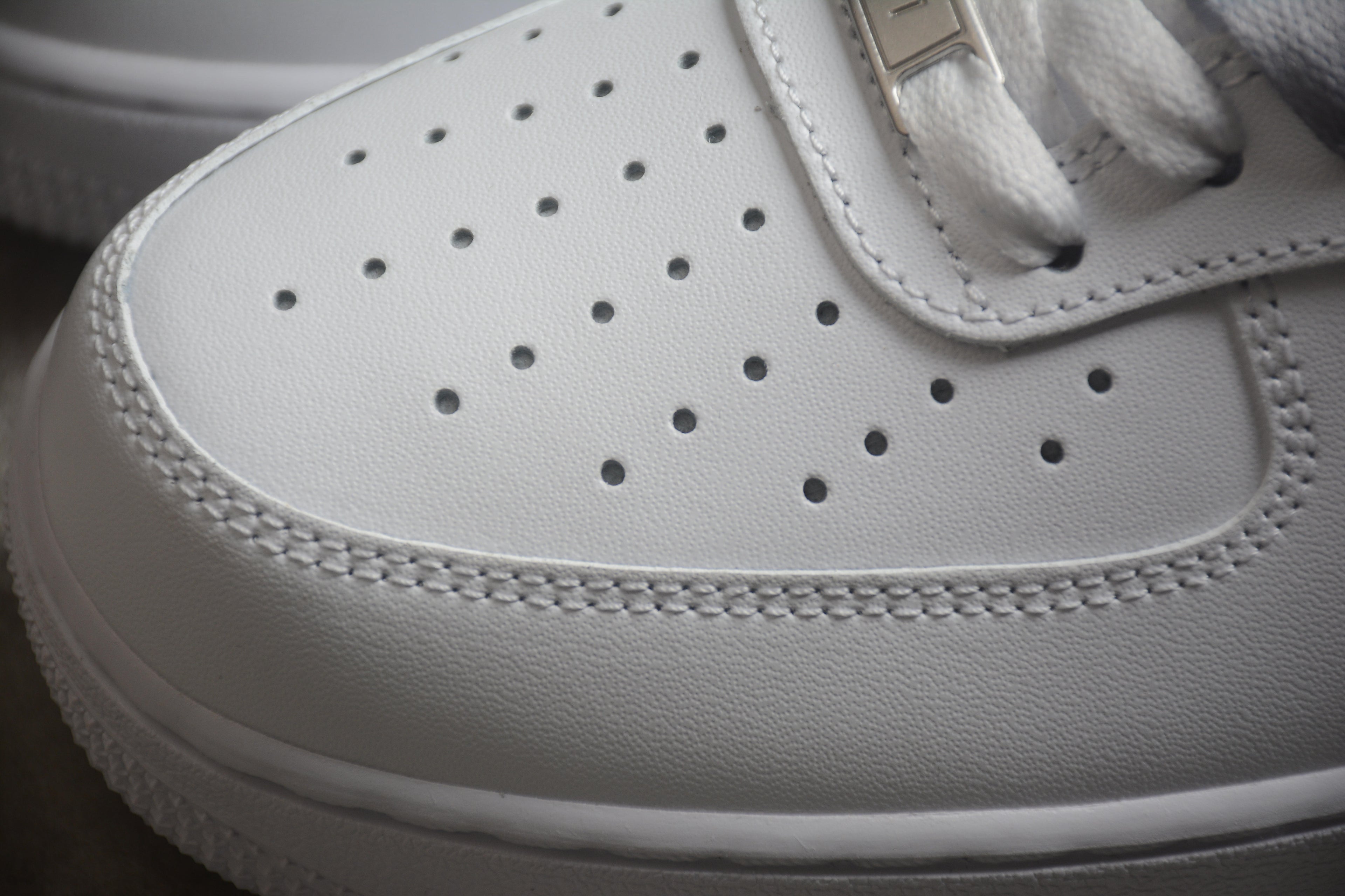 Air Force 1 Low – Gris / Blanco
