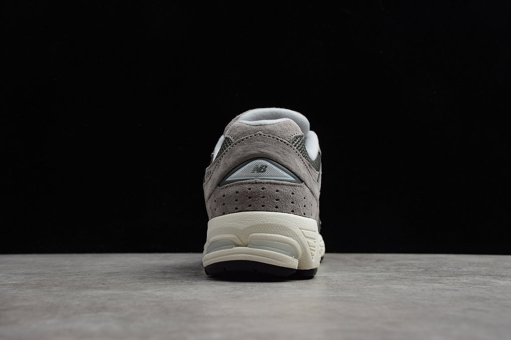 New Balance 2002R – Gris Oscuro