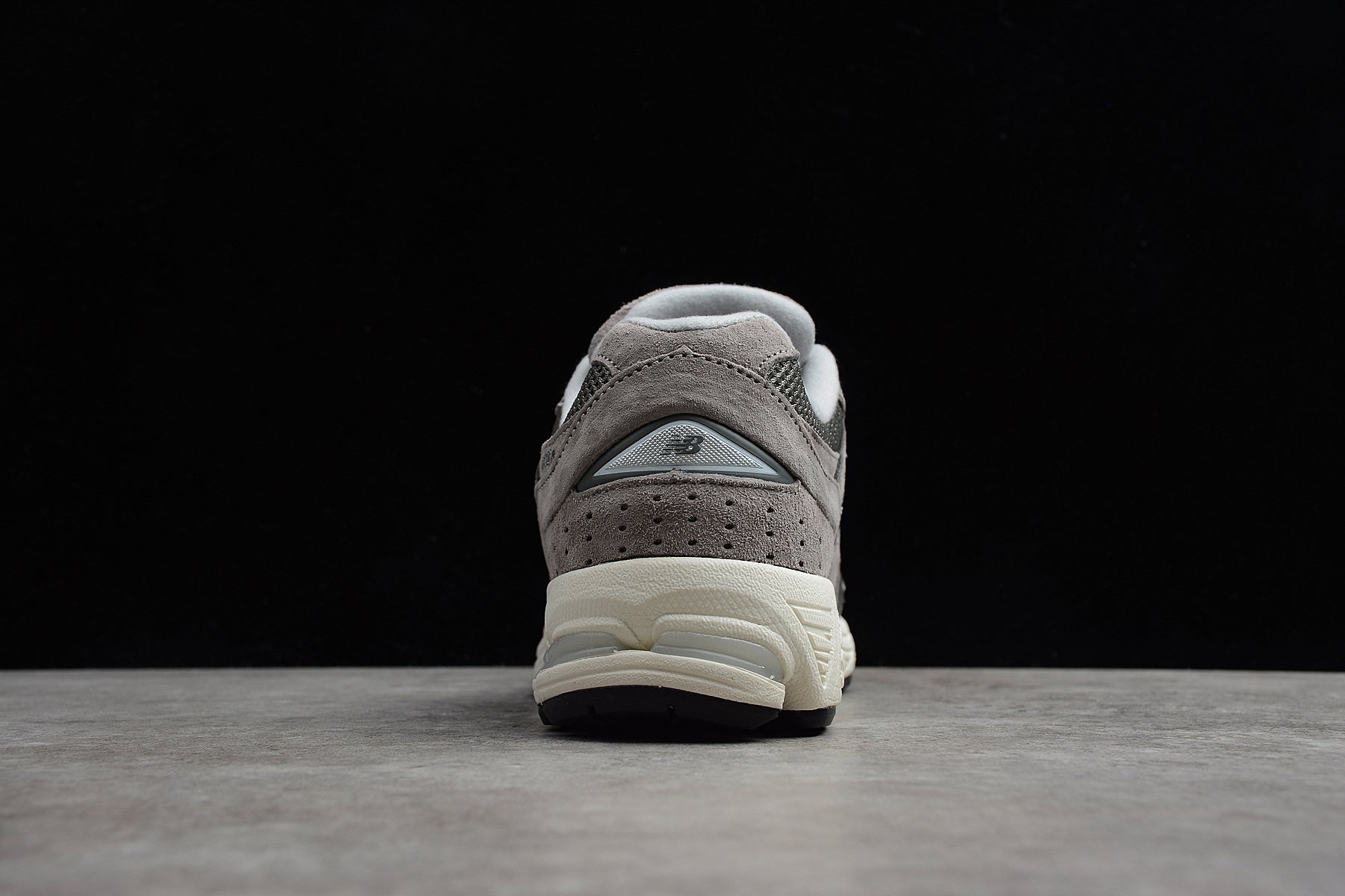New Balance 2002R – Gris Oscuro