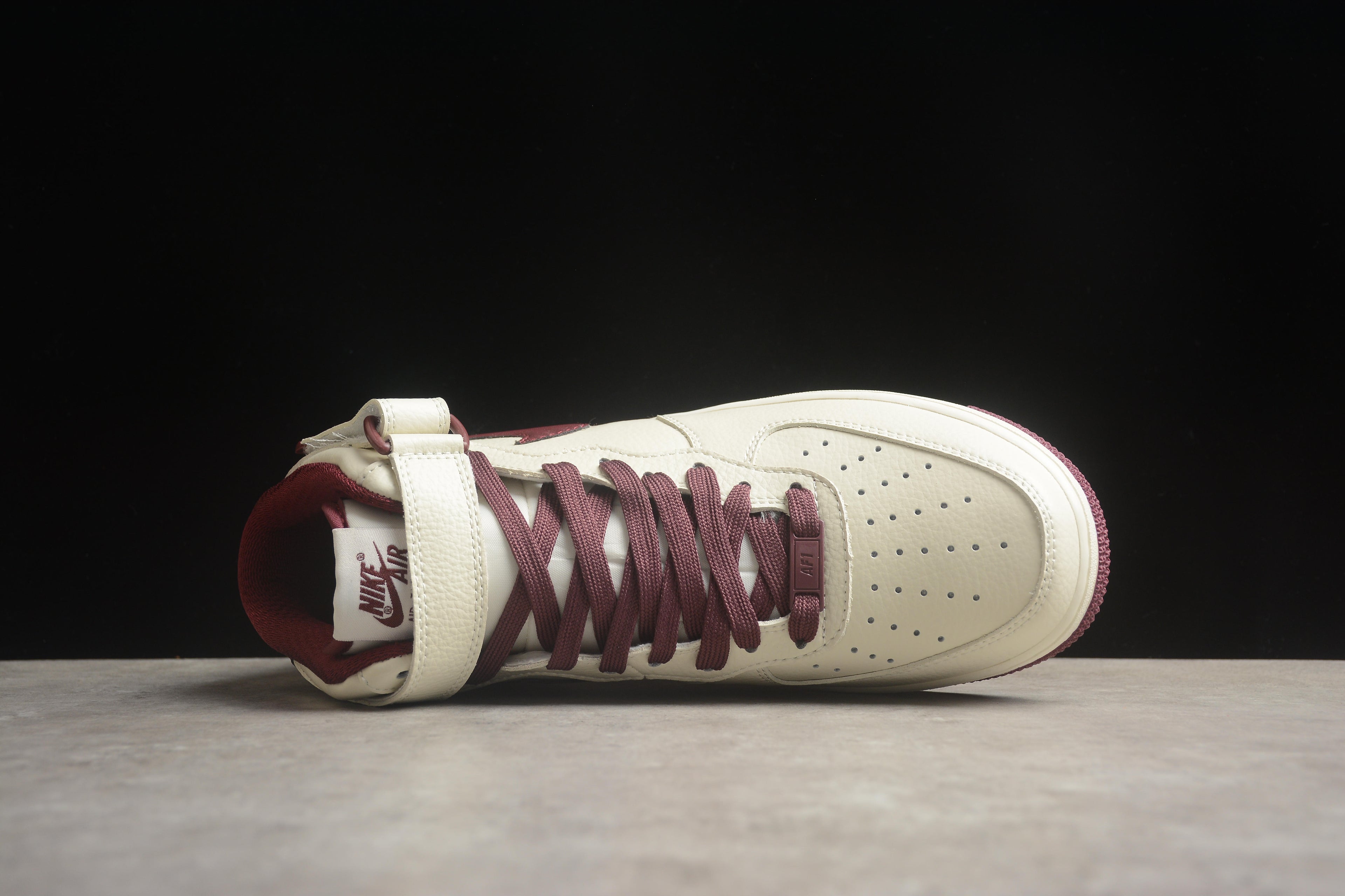 Air Force 1 High – Beige / Granate