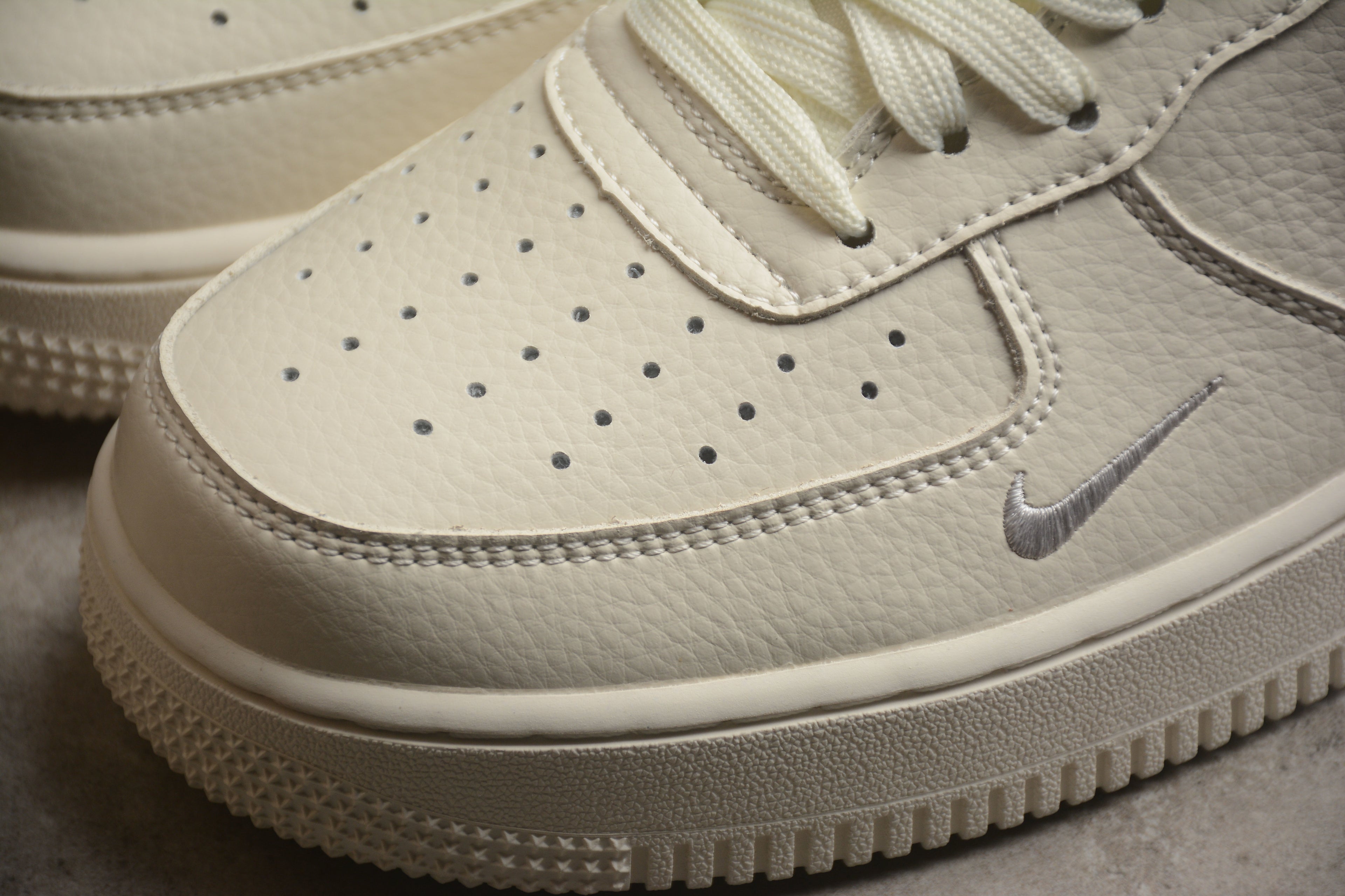 Air Force 1 Low – Beige / Gris