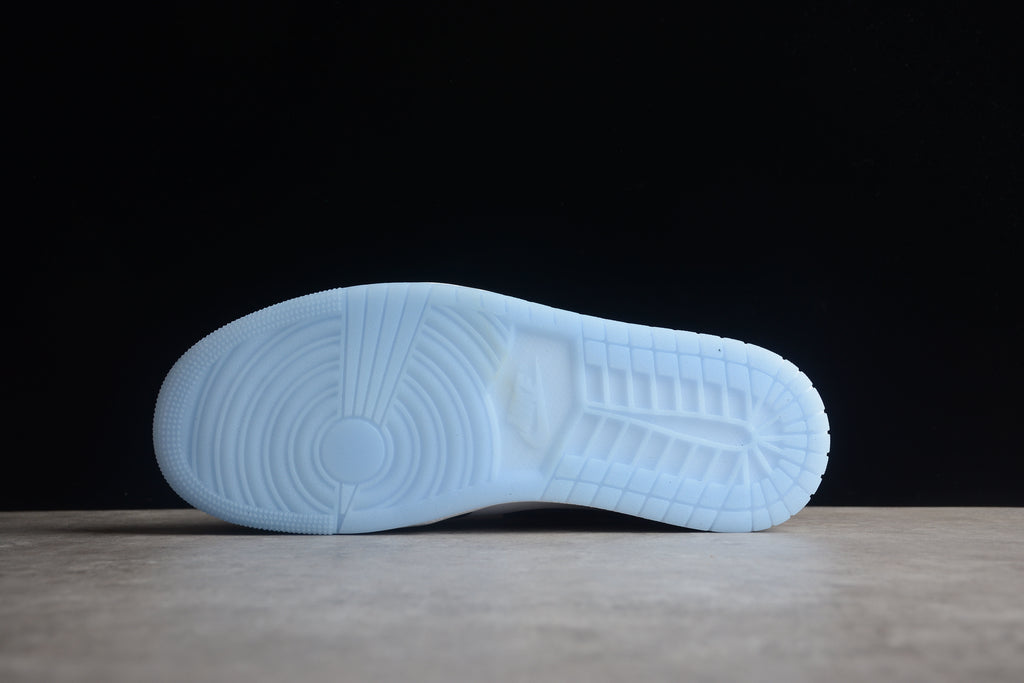 Jordan 1 Low – Negro / Blanco Brillante