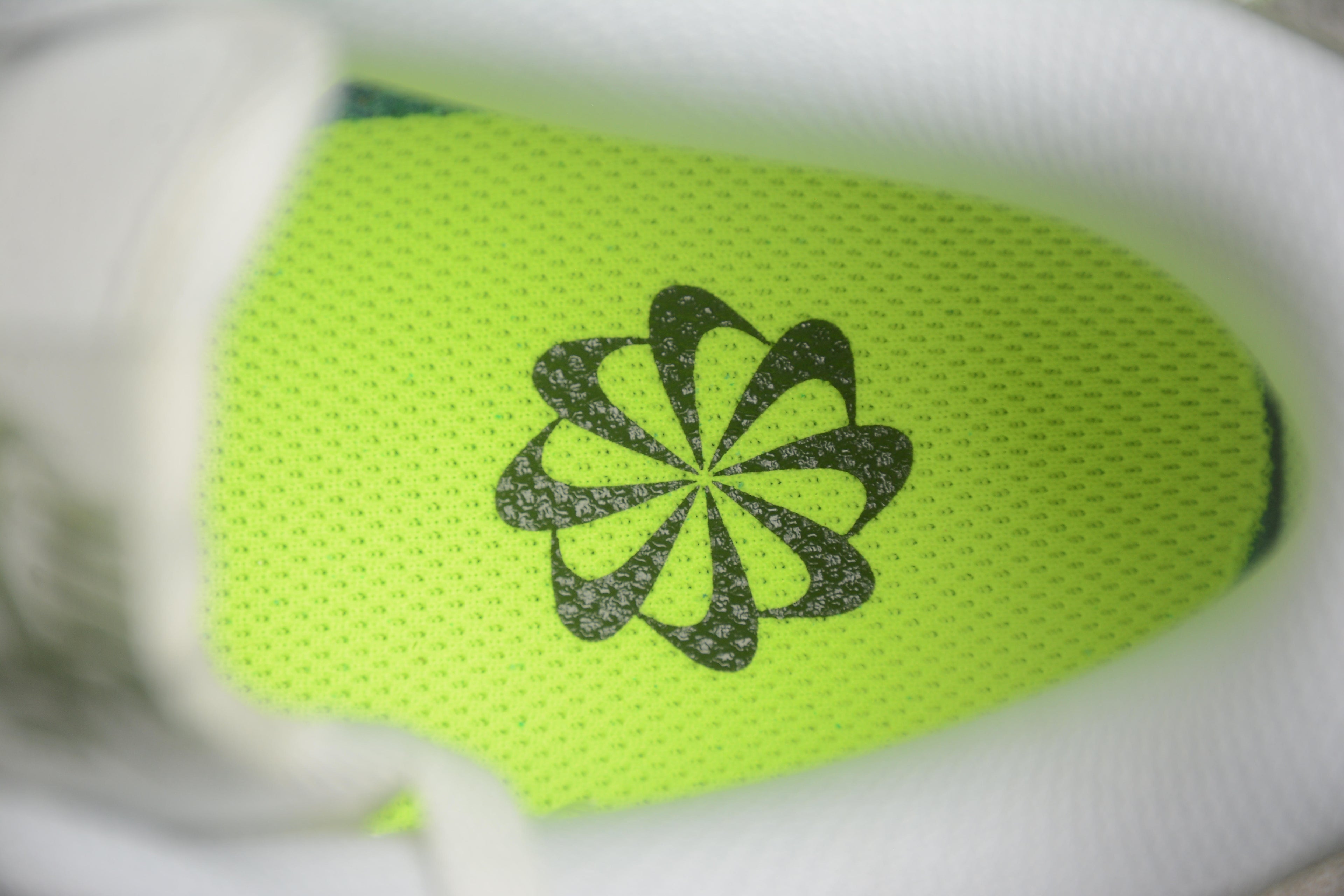Nike Air Force 1 Low – Blanco / Verde Claro