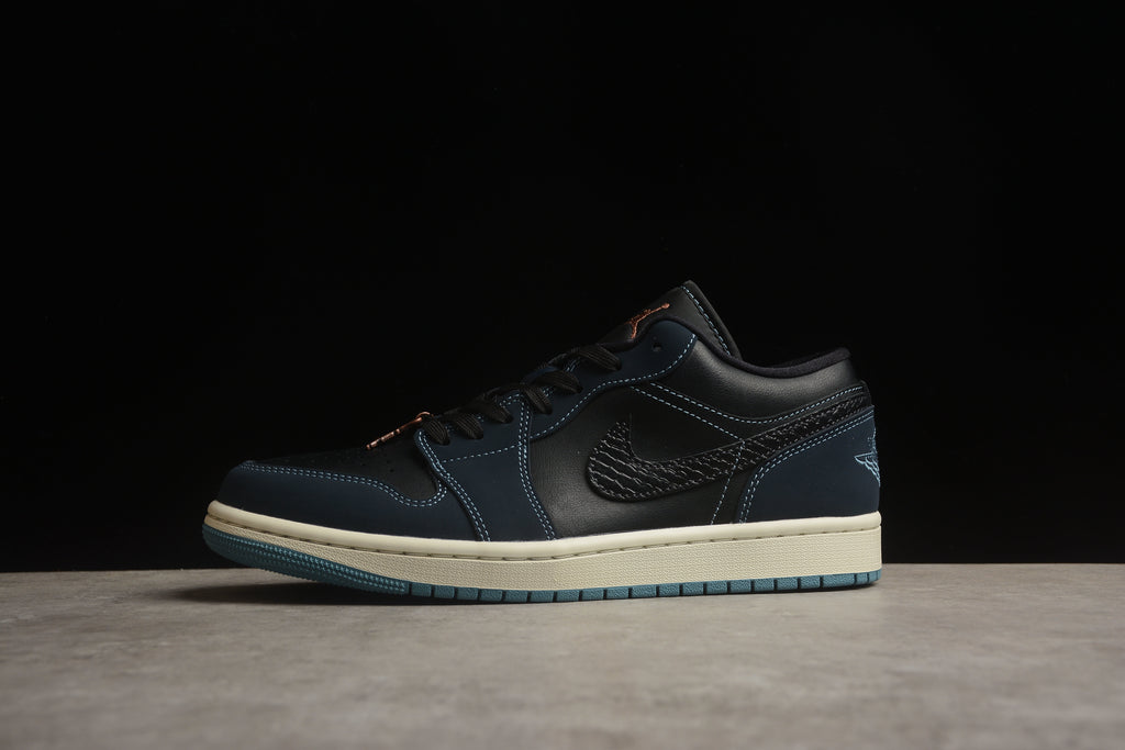 Jordan 1 Low – Negro / Azul Oscuro