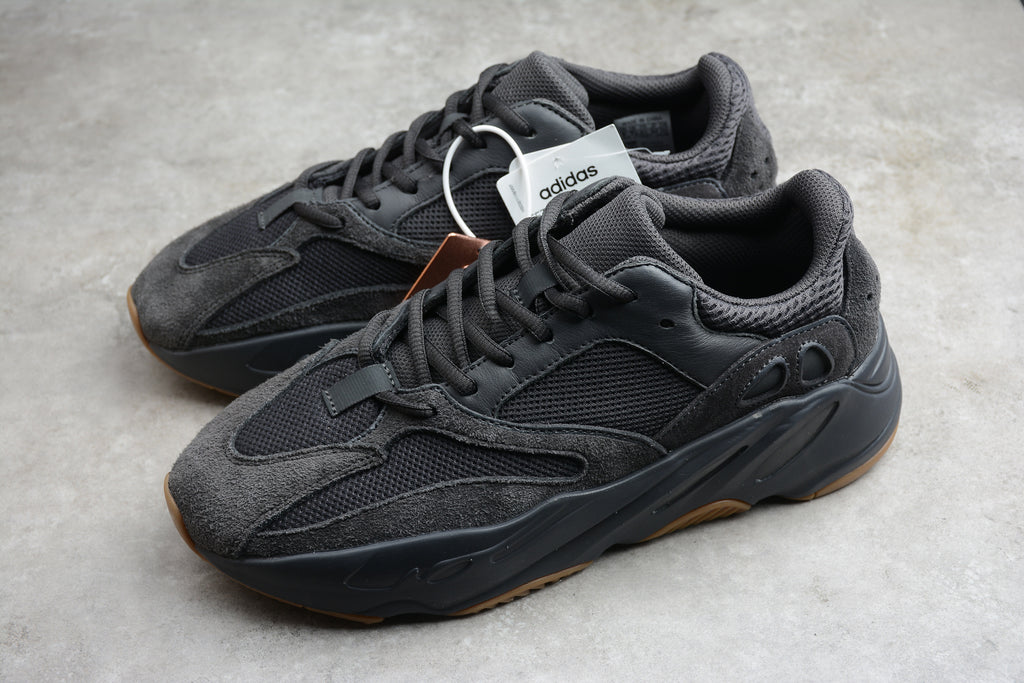 Adidas Yeezy 700 – Gris Oscuro
