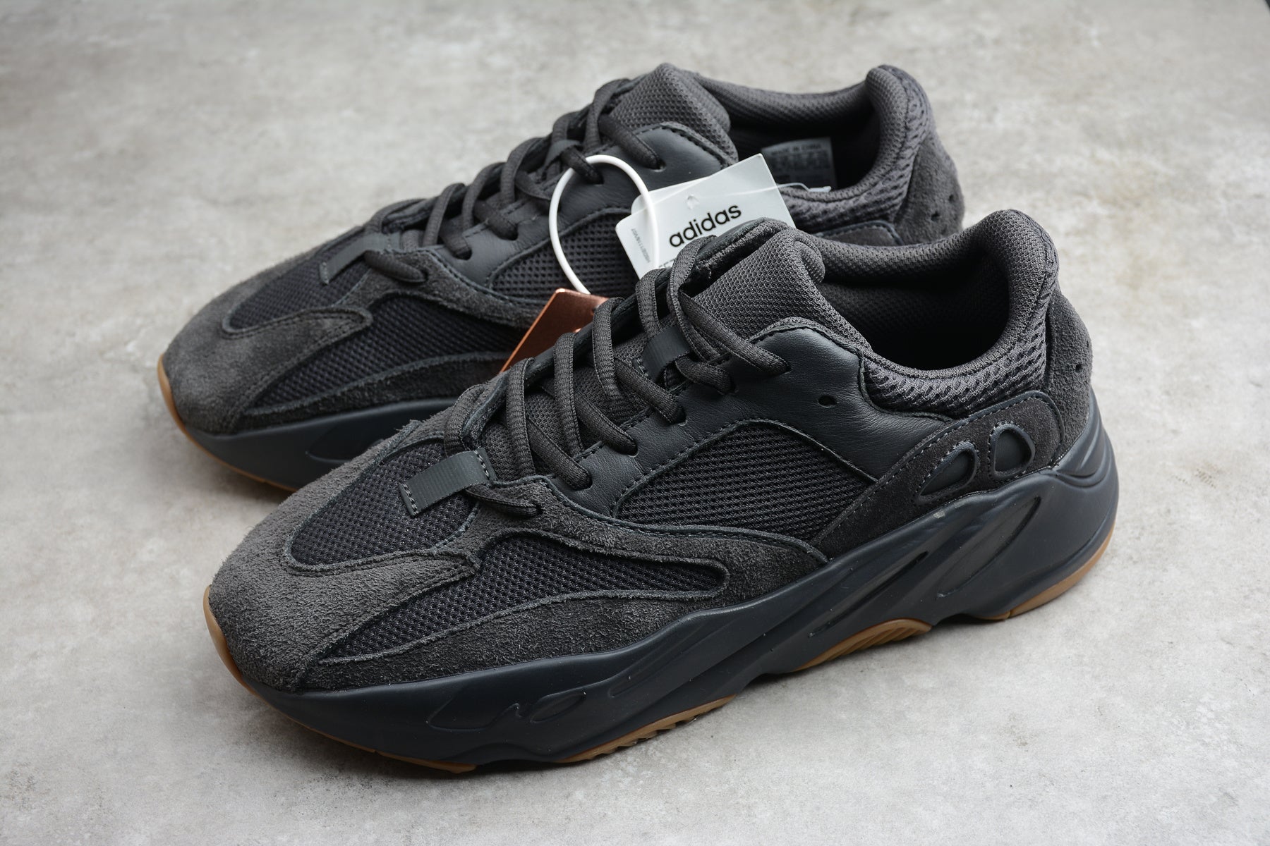 Adidas Yeezy 700 – Gris Oscuro