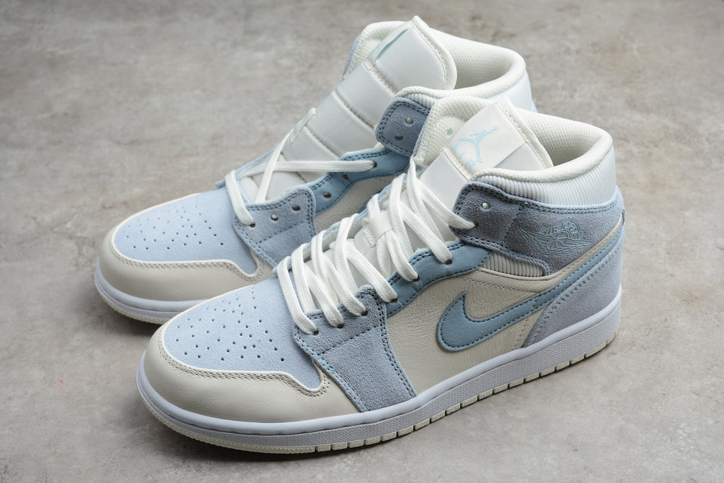 Air Jordan 1 Mid – Azul Claro