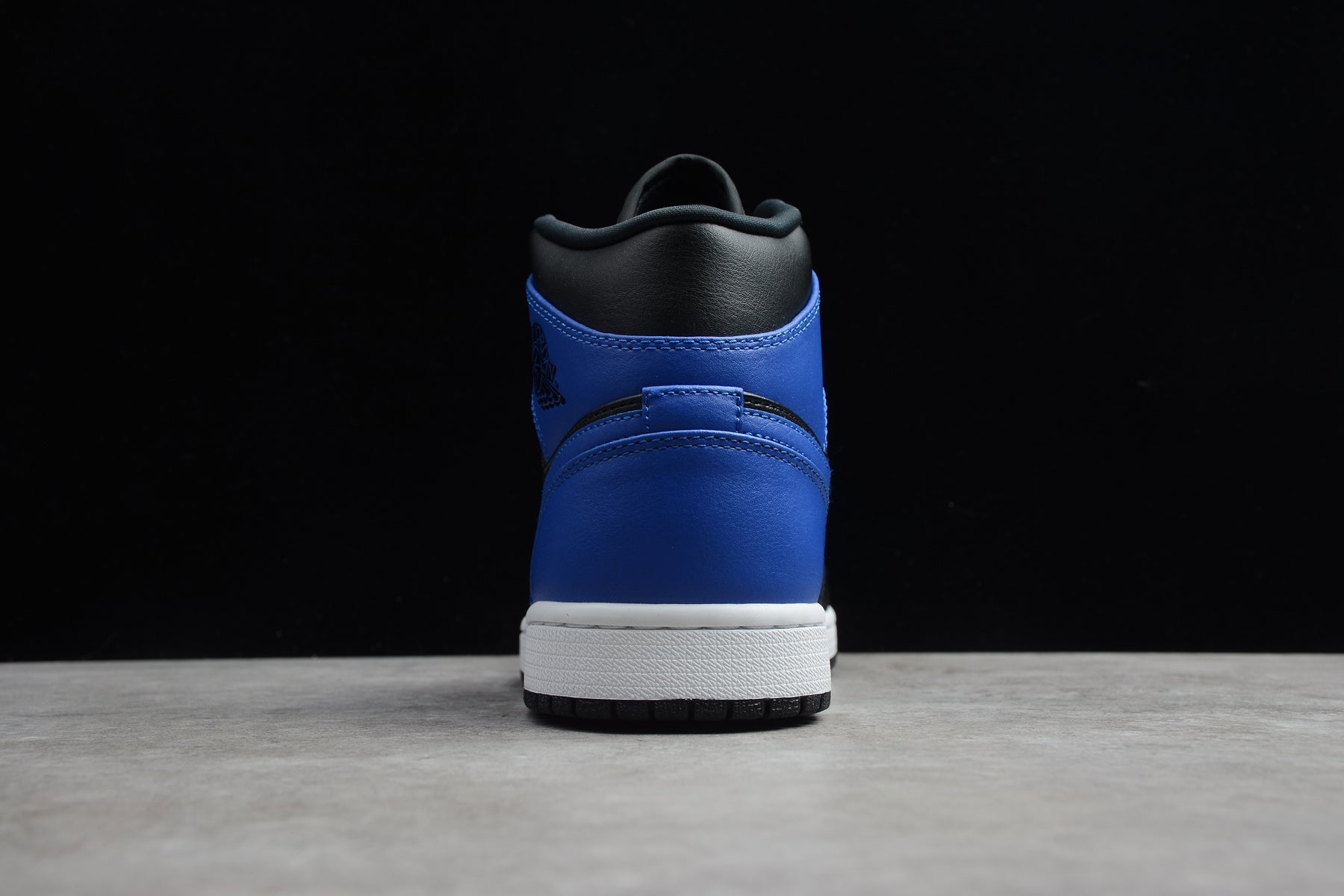 Air Jordan 1 Mid – Negro / Azul Oscuro