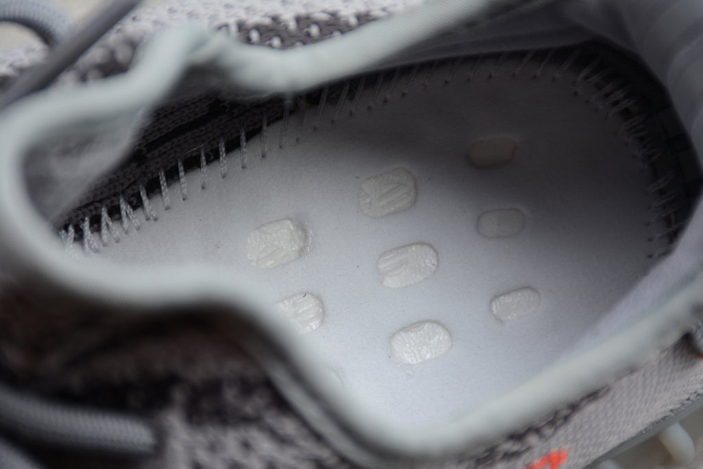 Adidas Yeezy 350 – Gris / Negro