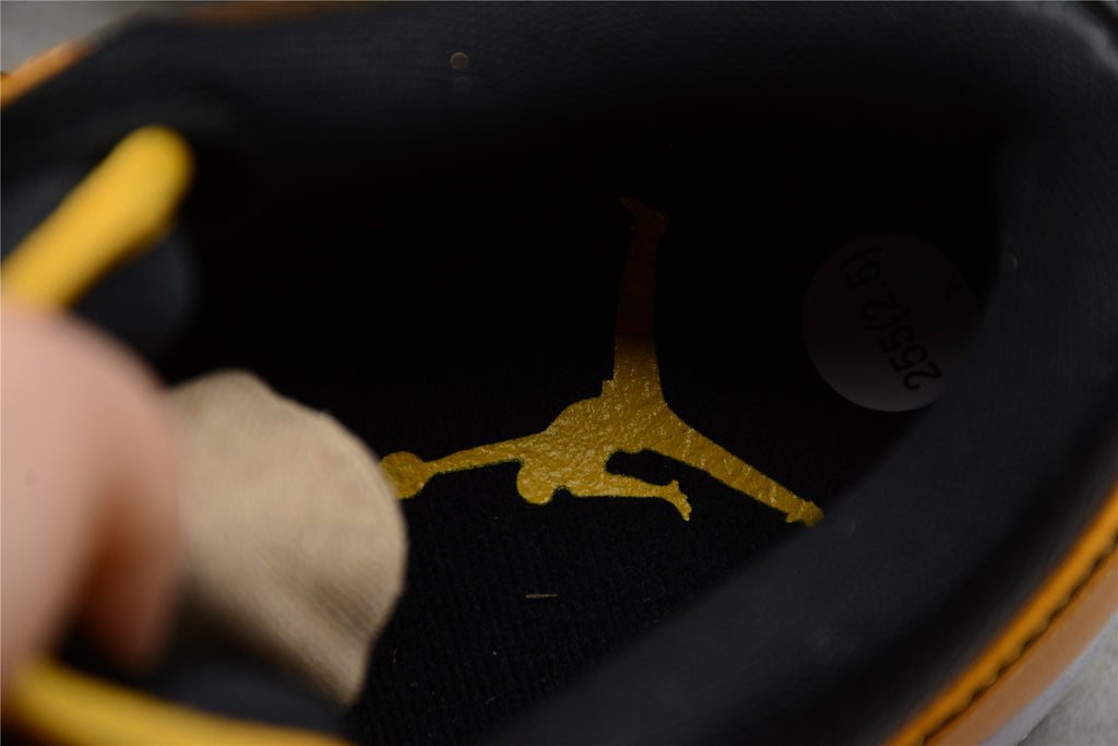Jordan 1 Low – Full Amarillo