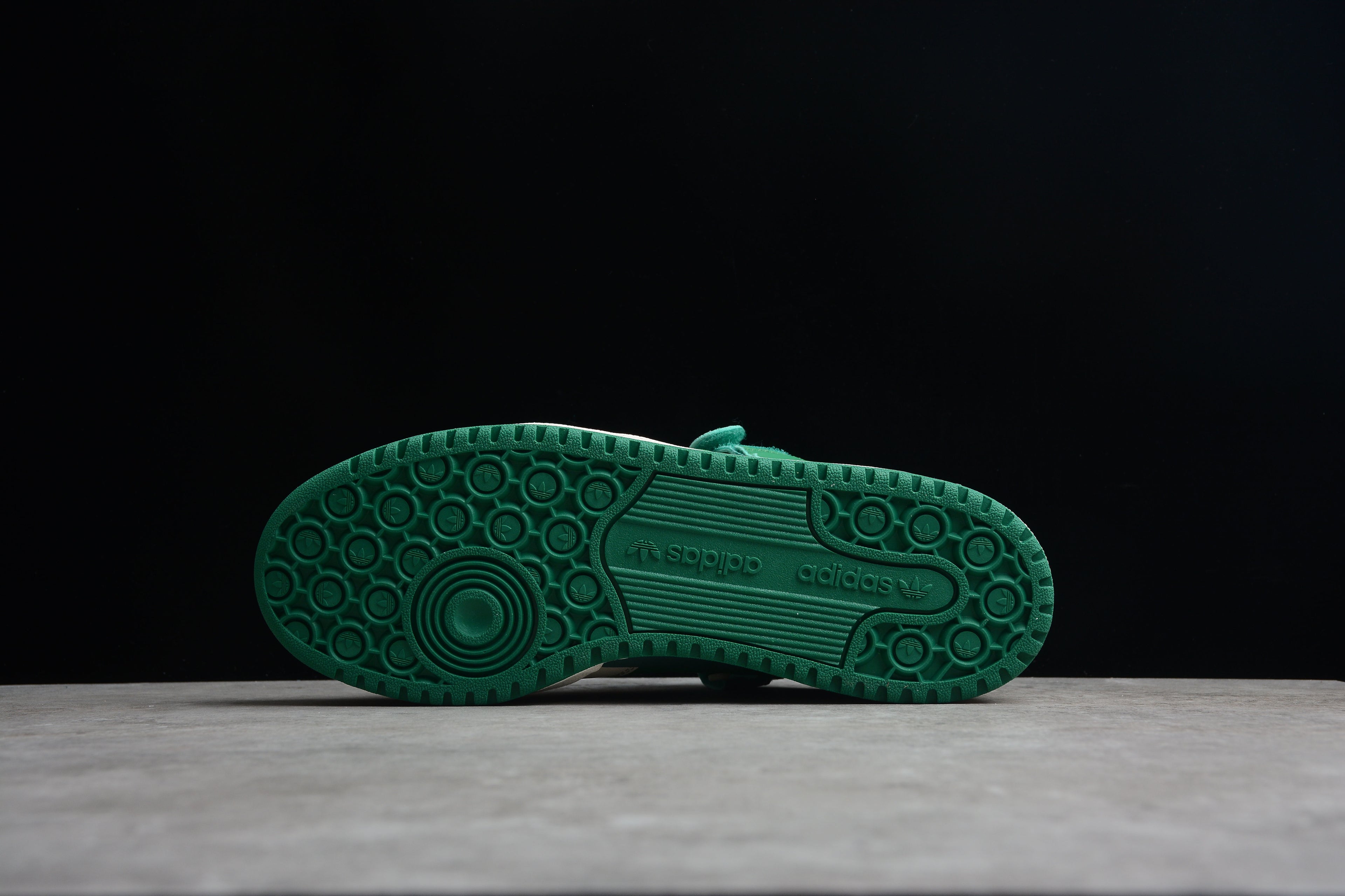 Adidas Forum – Mitad Verde / Mitad Gris