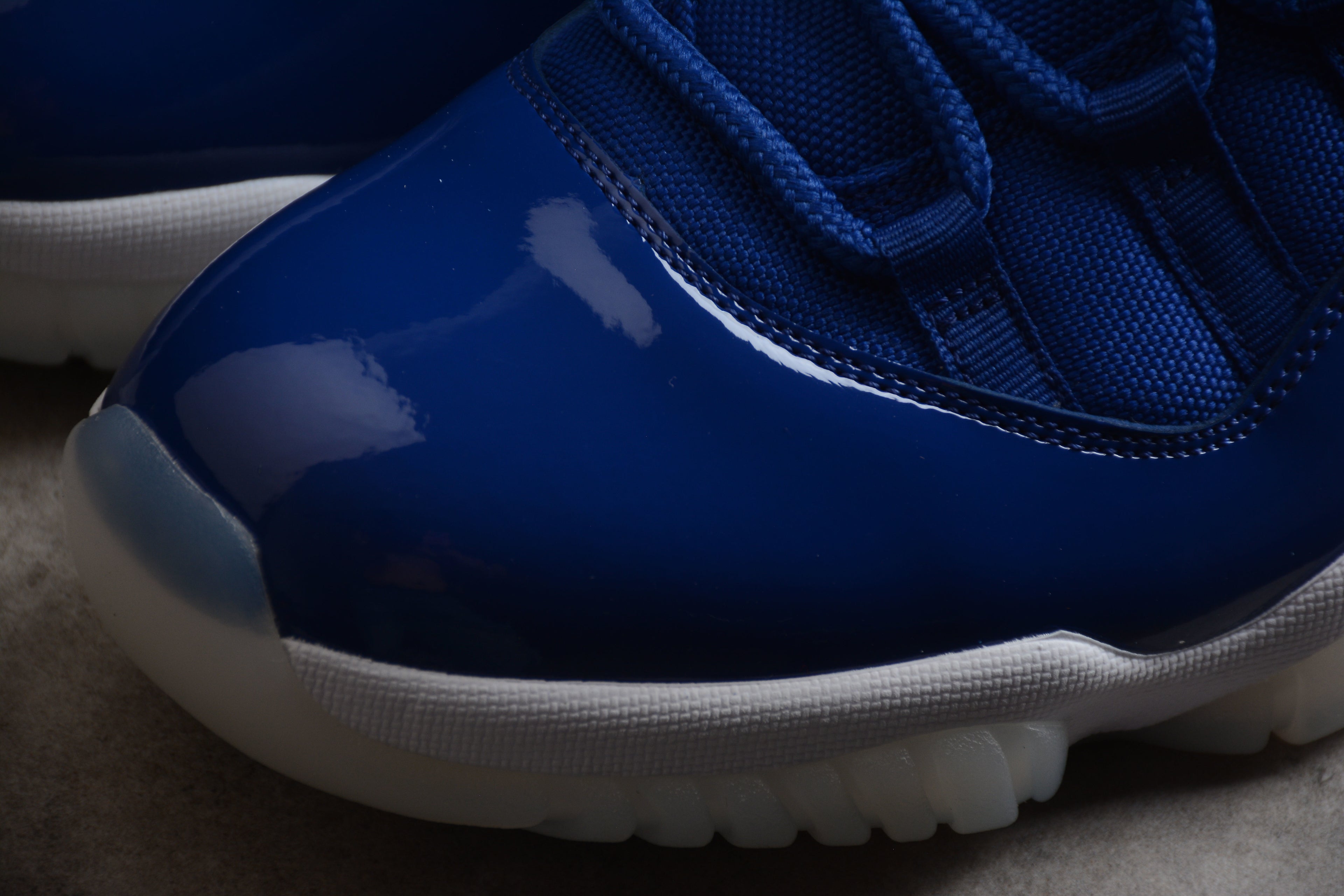 Air Jordan 11 – Azul