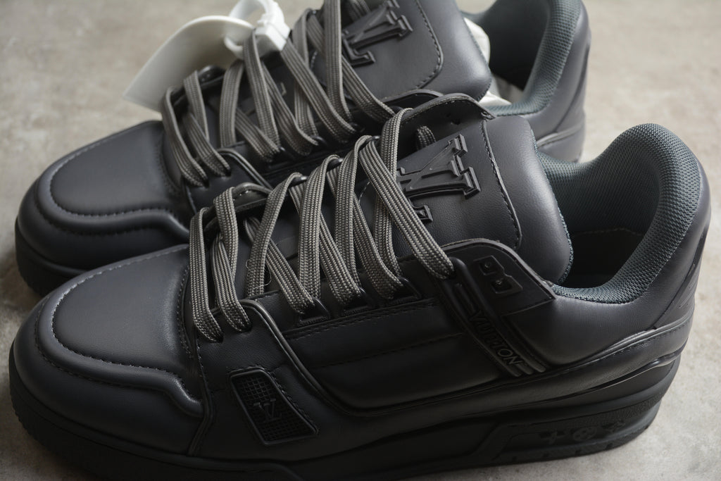 Louis Vuitton Trainer Low – Negro